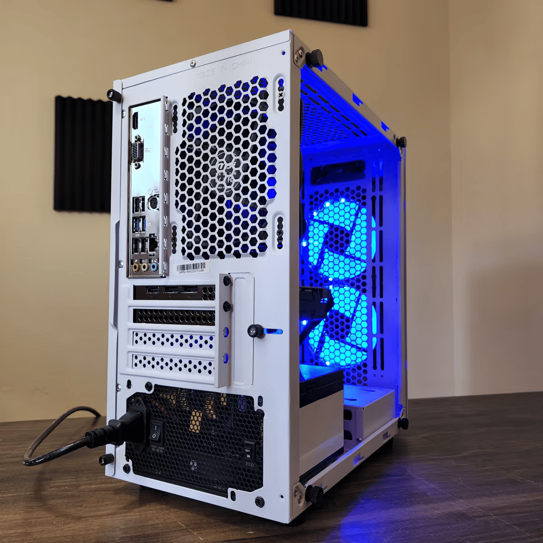 Intel Core i3 10100F // AMD Radeon RX5500 4GB // Silicon Power 16GB 3200MHz