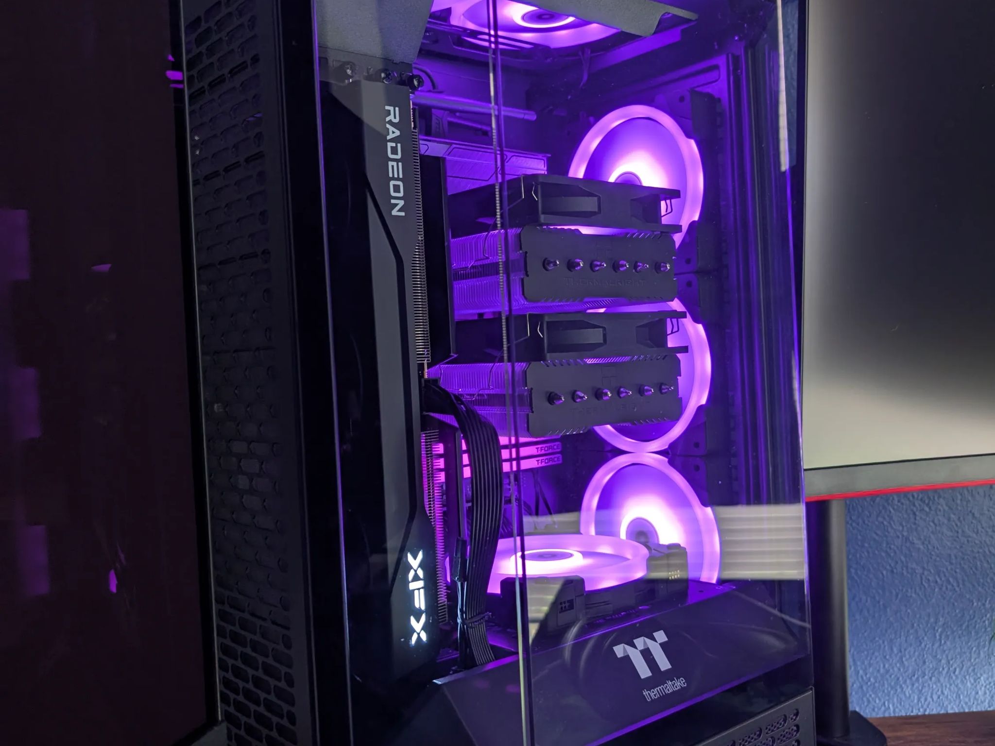 🍁Tower 300🍁 9060 XT 16GB + 5700X3D