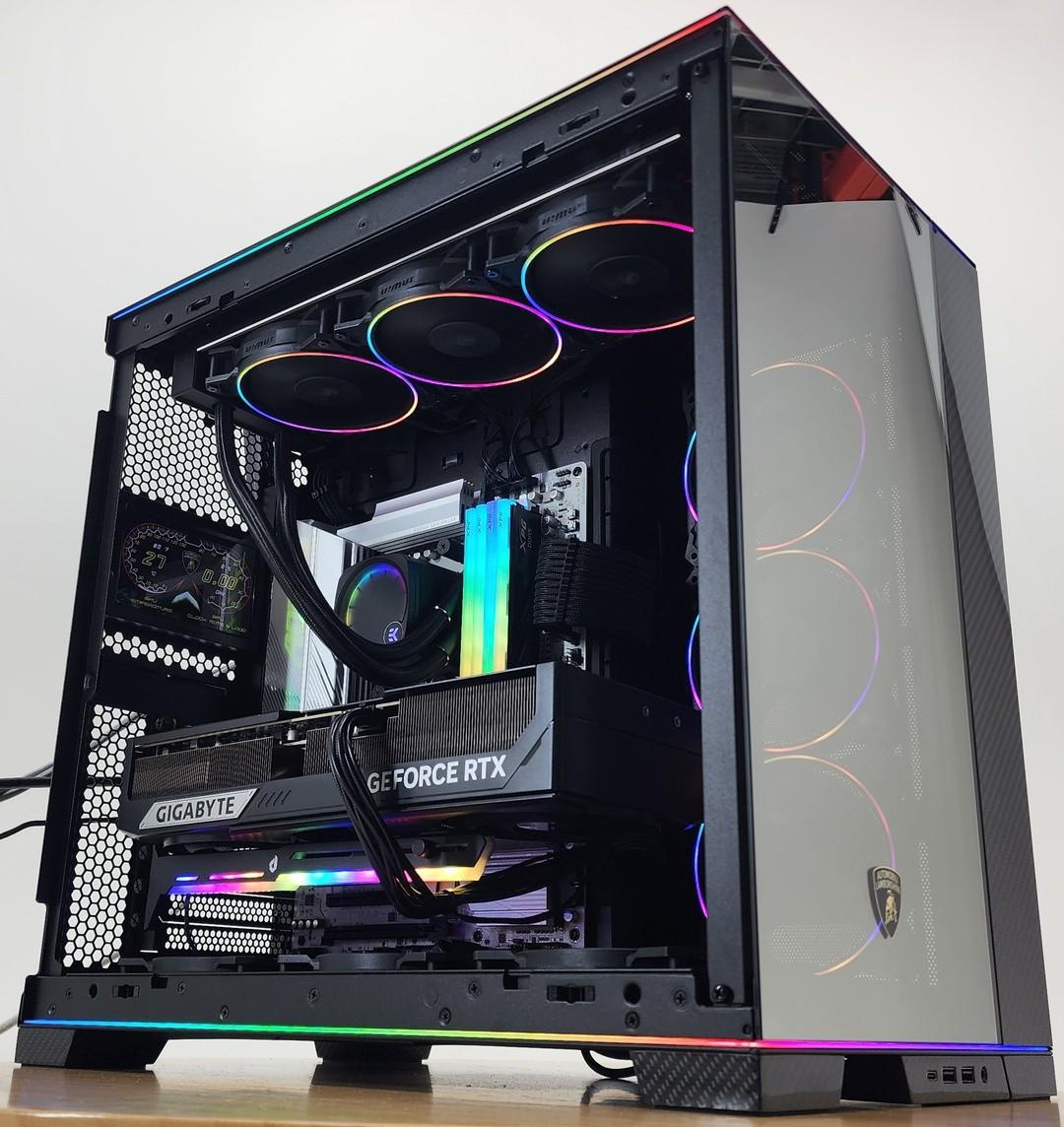 Gaming PC Ryzen 7 9800X3D 64GB RAM 4TB SSD RTX 5090 32GB Windows 11 PC
