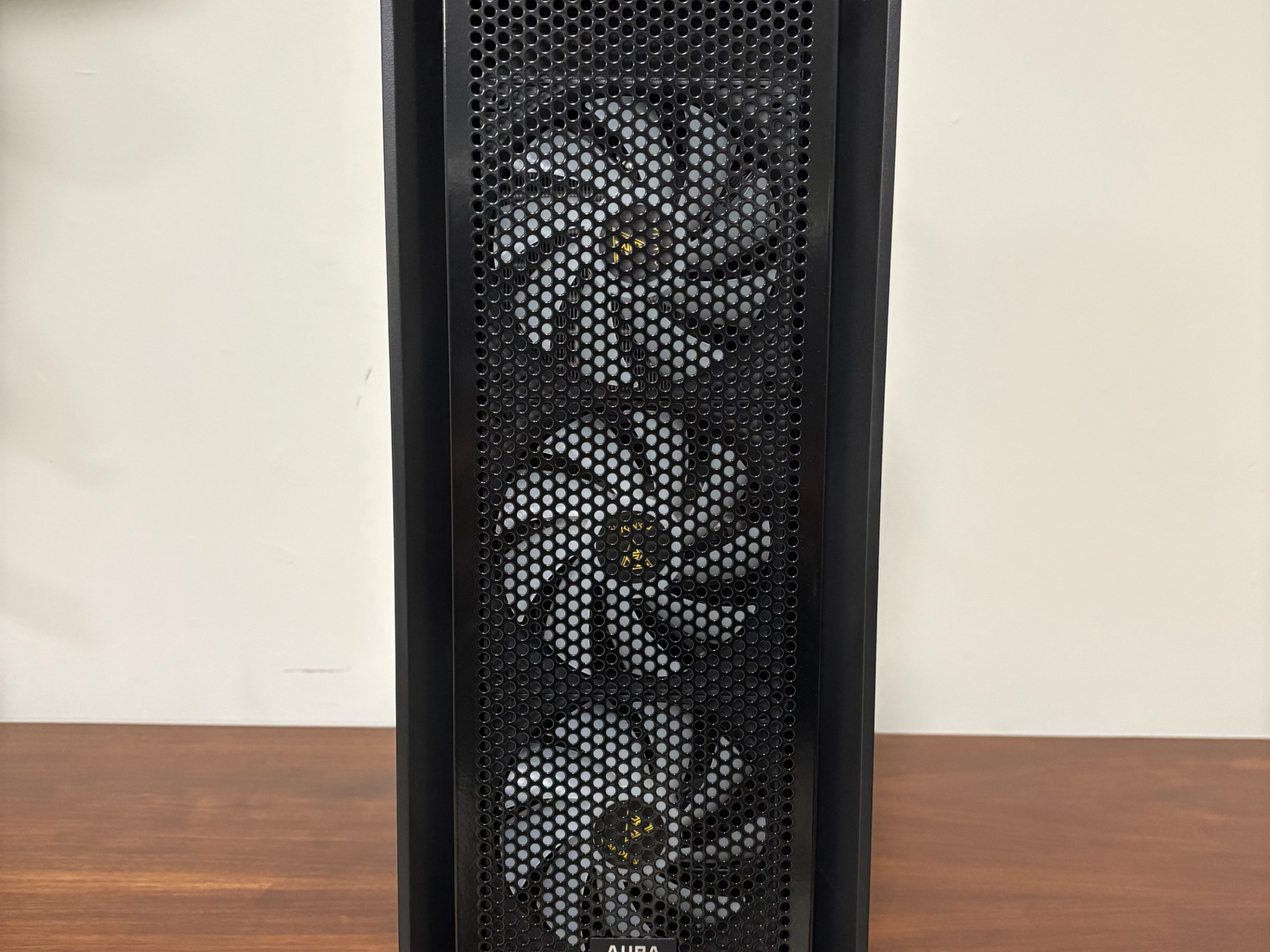 RTX 3070 | Ryzen 9 5900X | 32GB DDR4 | 1TB SSD | 700W PSU | 4 x Fans