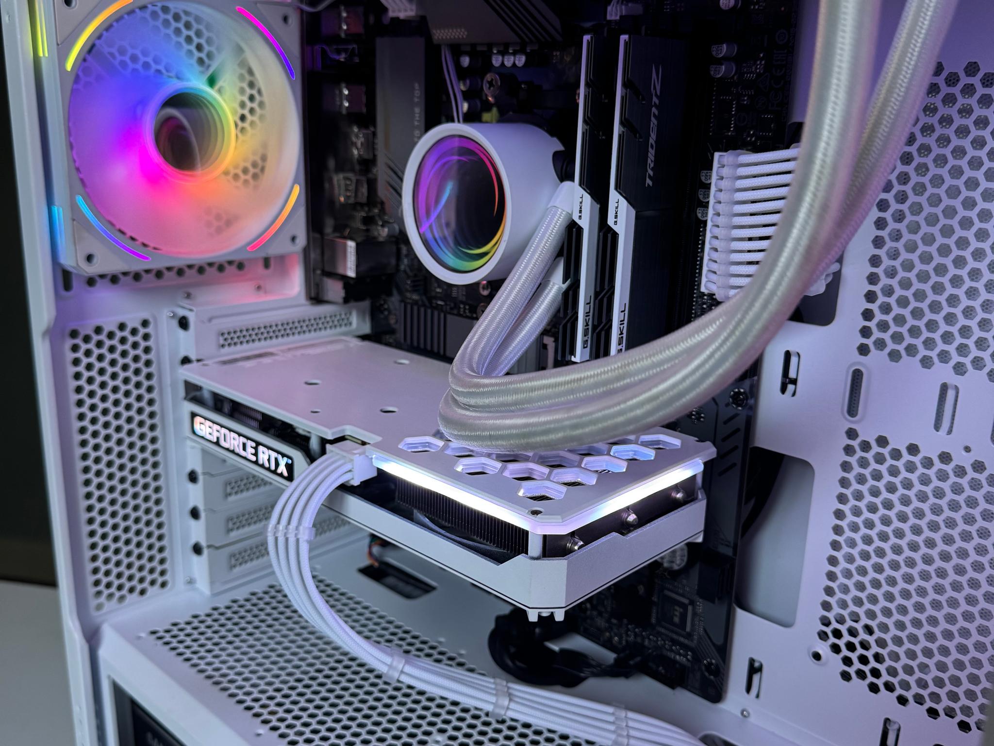 Infinity Frost | Custom Gaming PC | 3060 TI - R5 3600 - 16GB Ram - 512 Nvme