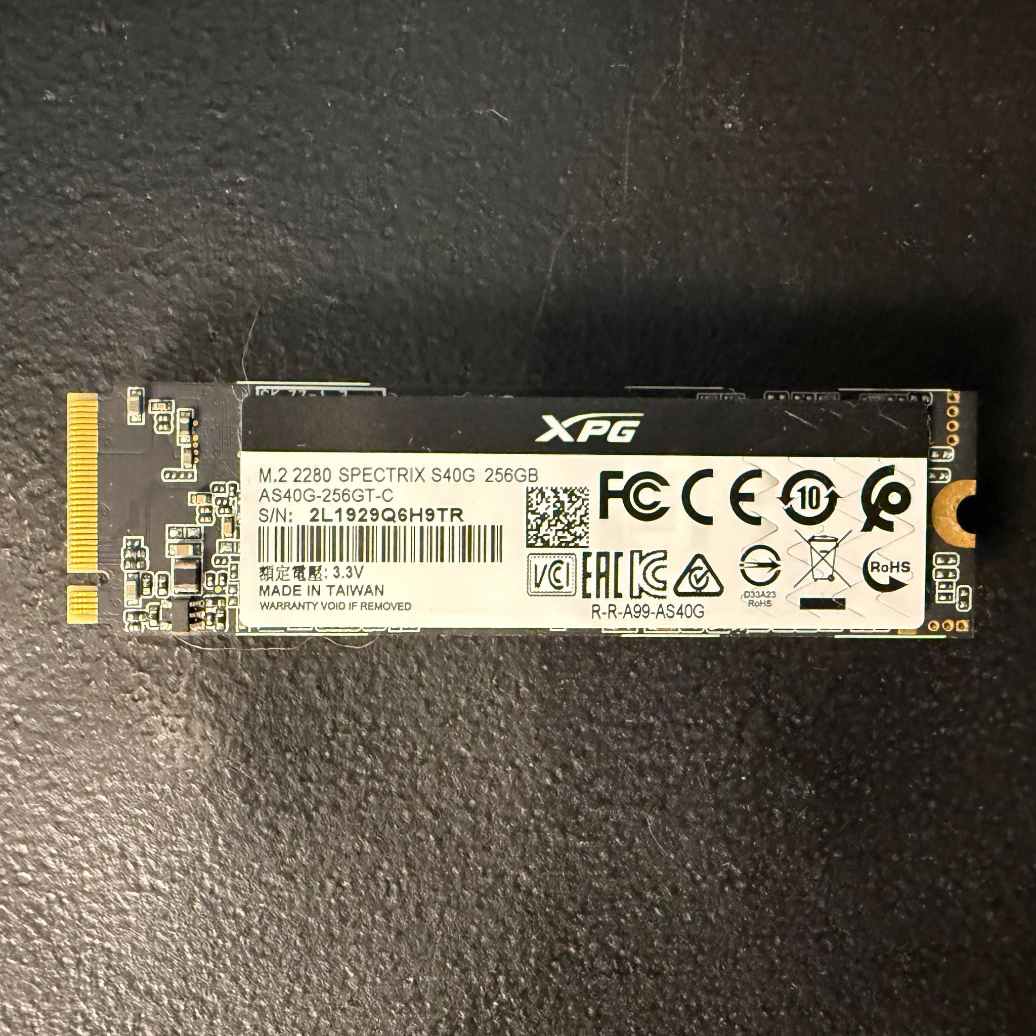 ADATA XPG SPECTRIX S40G RGB 256GB