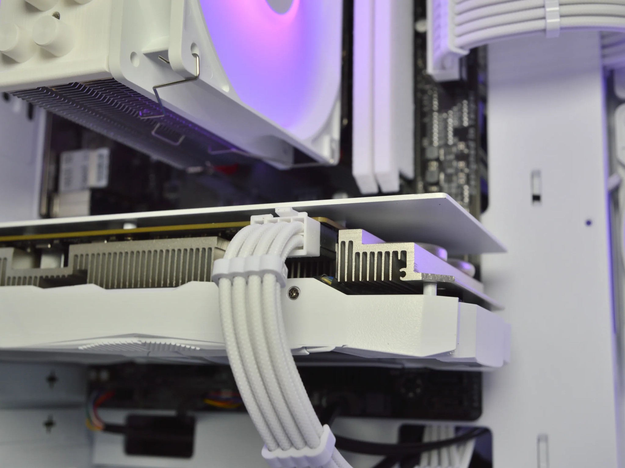 🌨️🌨️| RTX 2060 SUPER 6GB | RYZEN 5 3600 | 16GB DDR4 RAM | 1TB NVME SSD | Blizzard Box 3.0 |