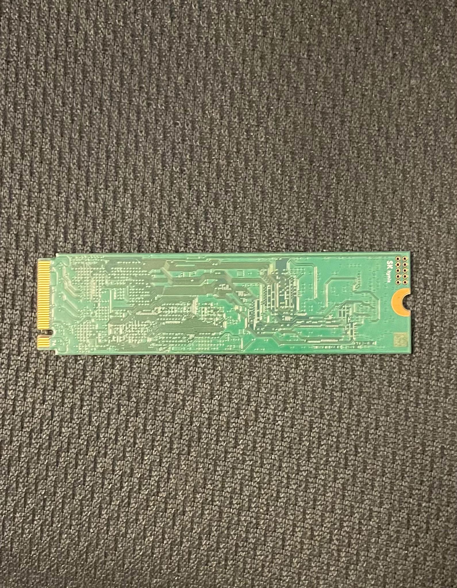 256GB NVMe SSD Gen3 x 4