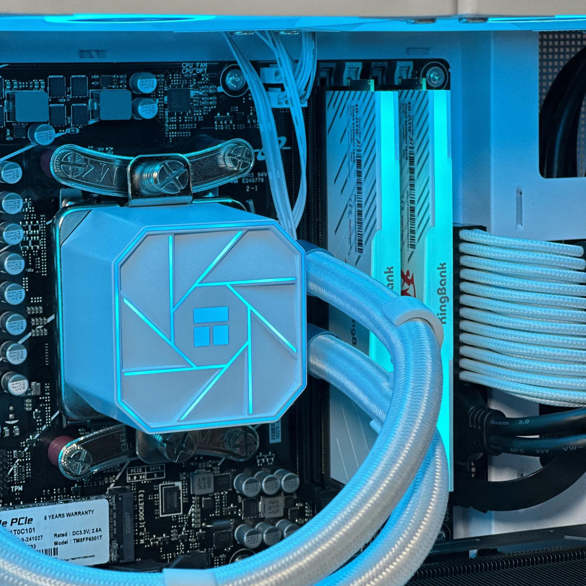 🧊High End Desktop Gaming PC🧊 |Nvidia RTX 4070 |AMD Ryzen 7 7700x |32GB RAM |1TB |WIN11 |WIFI|