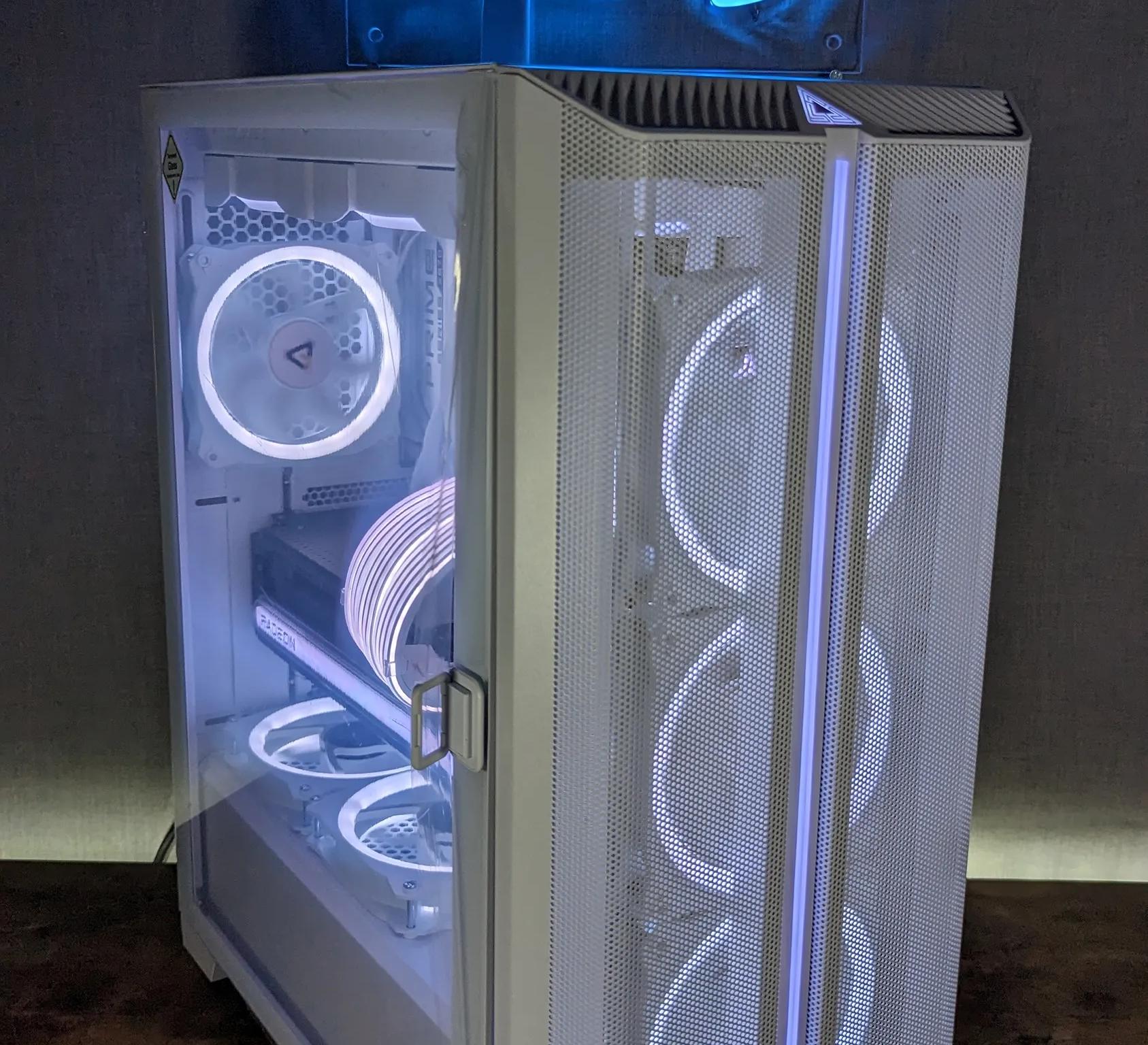 RX 7900XTX Sapphire // Ryzen 9 7900x3D // 64GB 6000Mhz DDR5 // 2TB Gen4 NVMe // WiFi