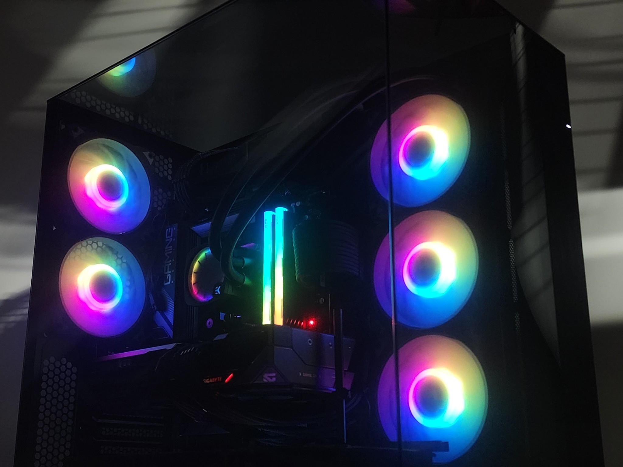 Gaming PC Ryzen 7 9800X3D 32GB RAM 2TB SSD RX 7900 XTX 24GB Windows 11 Computer