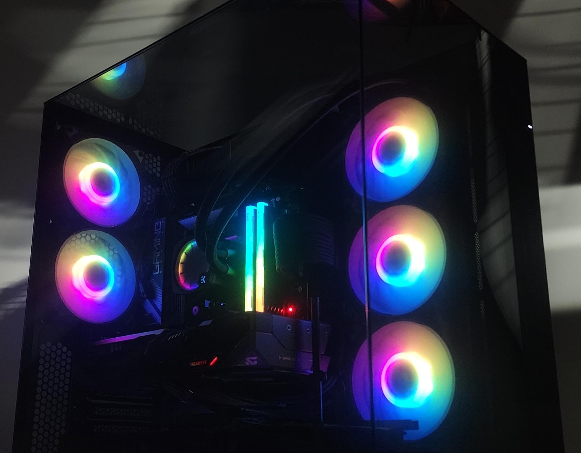 Gaming PC Ryzen 7 9800X3D 32GB RAM 2TB SSD RX 7900 XTX 24GB Windows 11 Computer