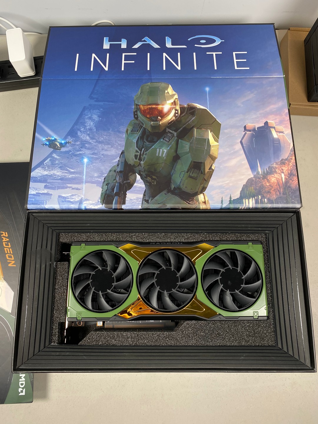 AMD RADEON RX 6900 XT HALO 1 of 117 海外 width=1080,quality=90,format=