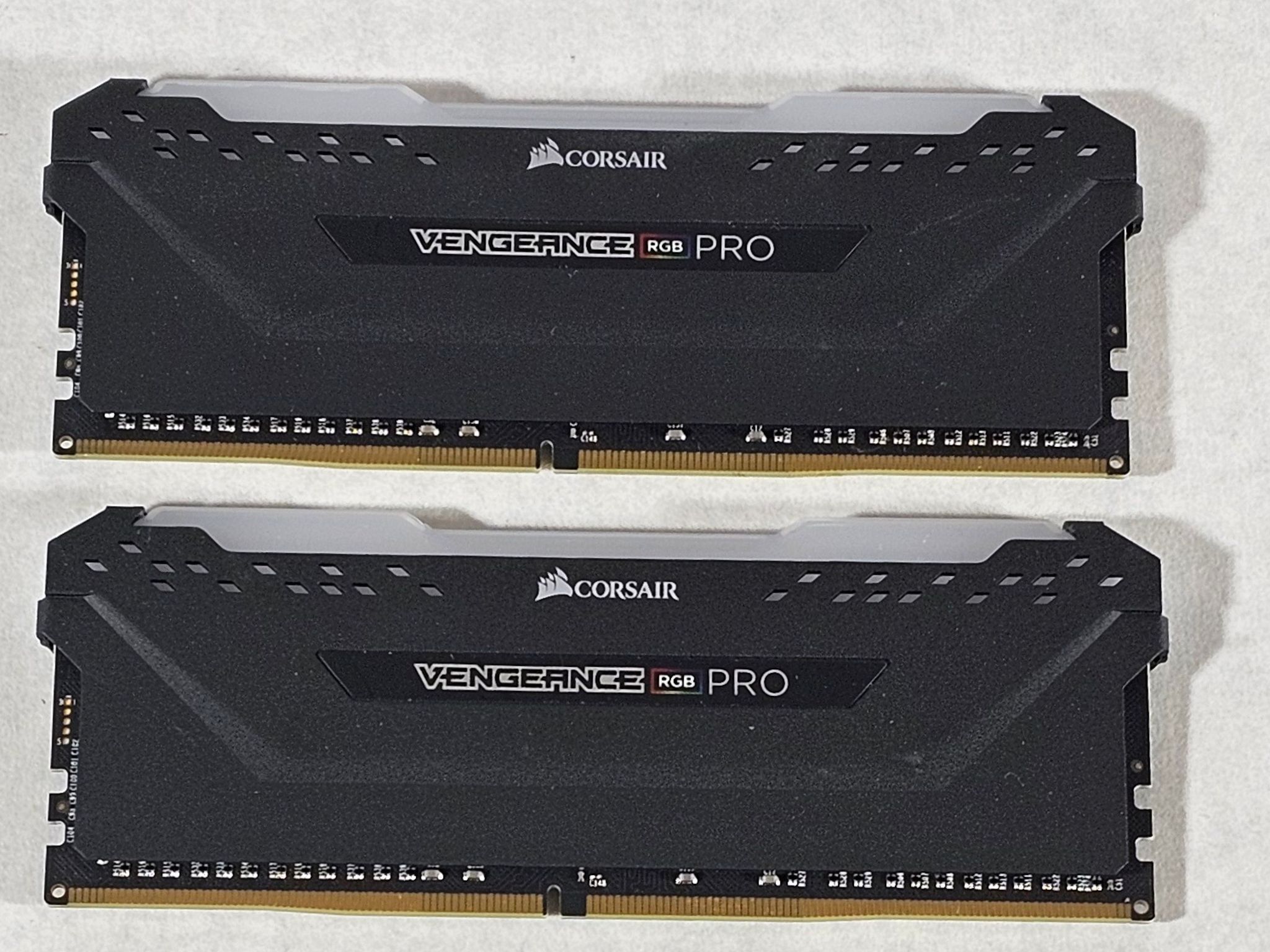 32GB DDR4 (2x16GB) C18 3600MHz CORSAIR VENGEANCE RGB PRO RAM Memory