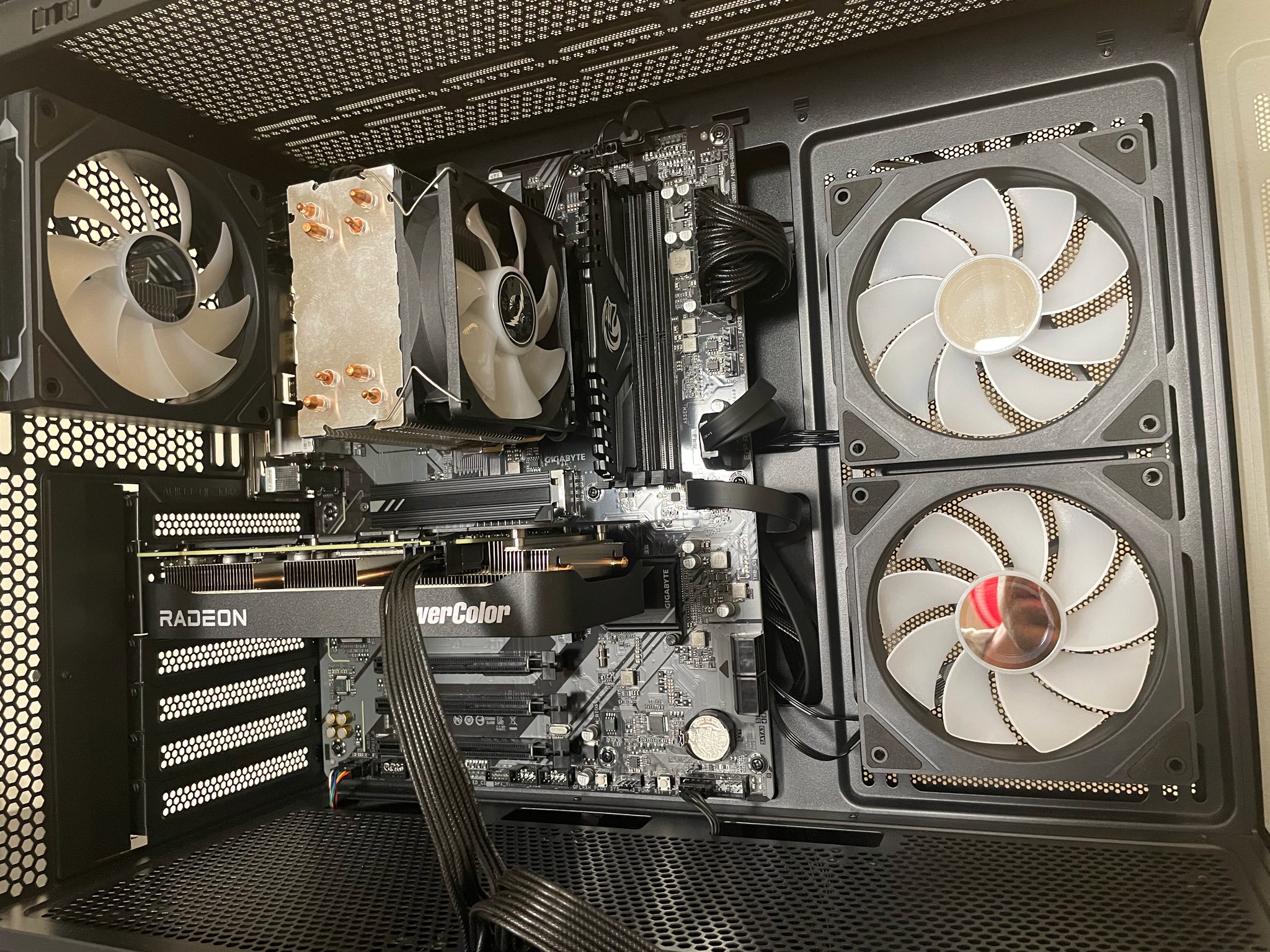 Intel I5 14400F | RX9060XT 8GB | 32GB DDR5 | 1Tb NMVE