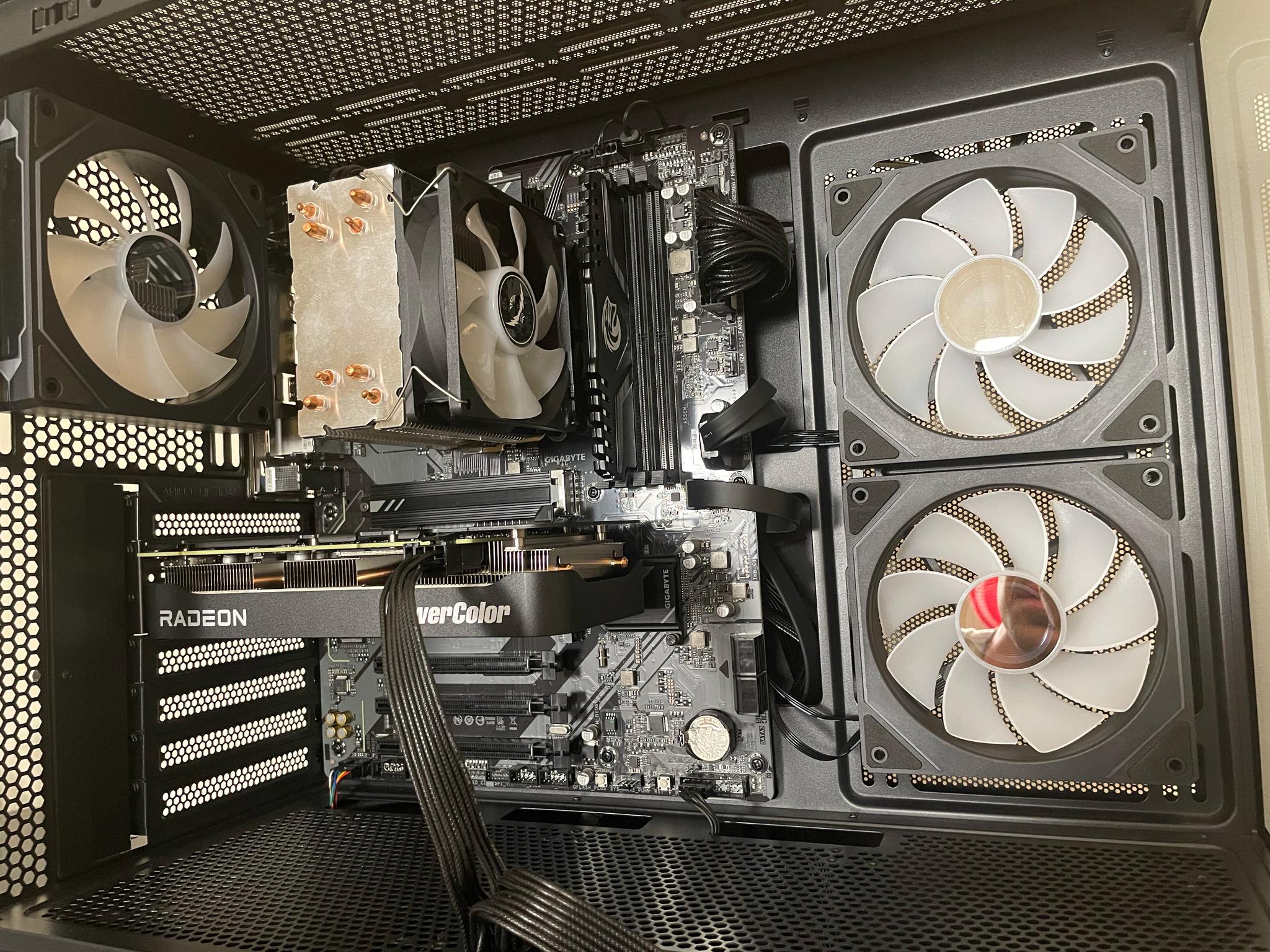 Intel I5 14400F | RX9060XT 8GB | 32GB DDR5 | 1Tb NMVE