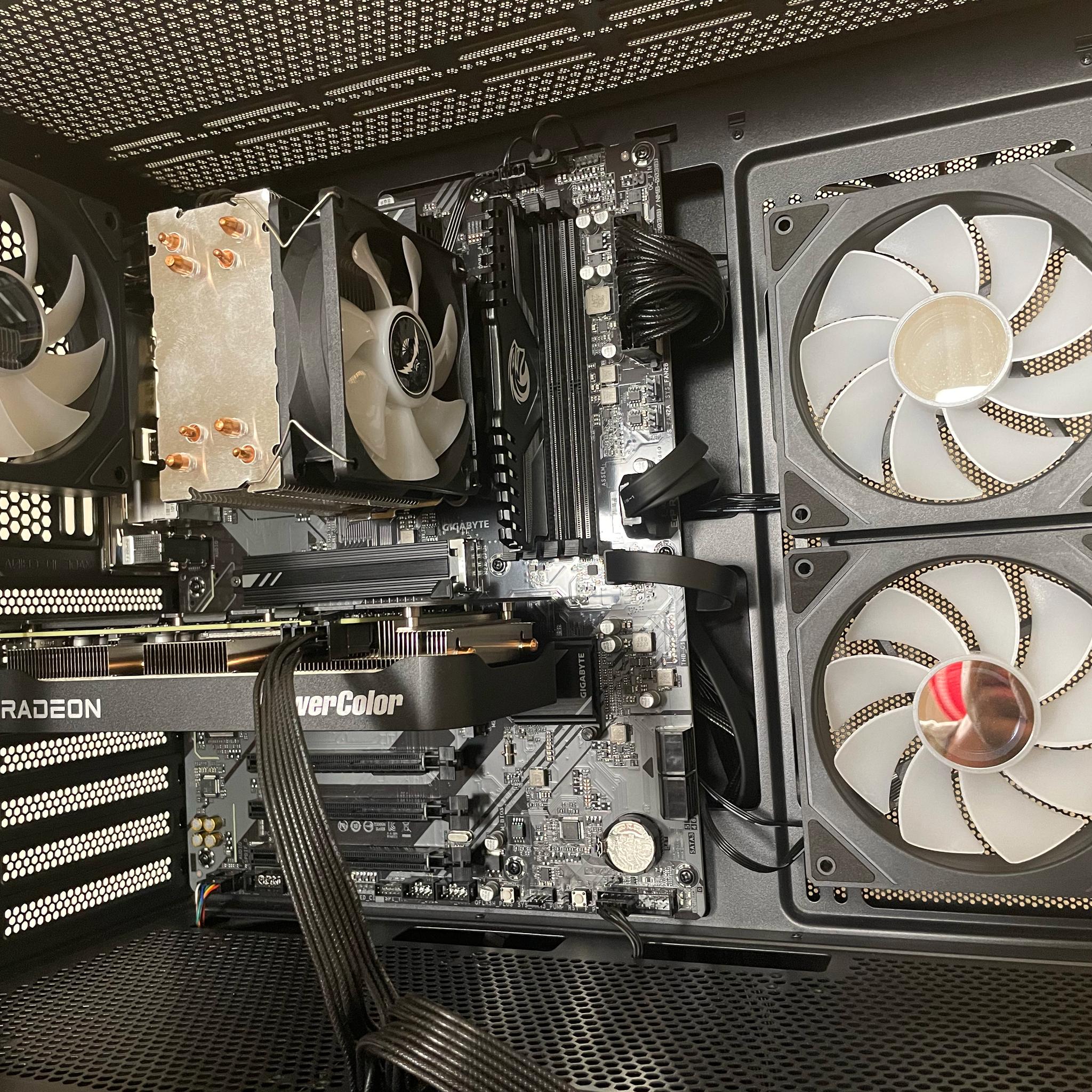 Intel I5 14400F | RX9060XT 8GB | 32GB DDR5 | 1Tb NMVE