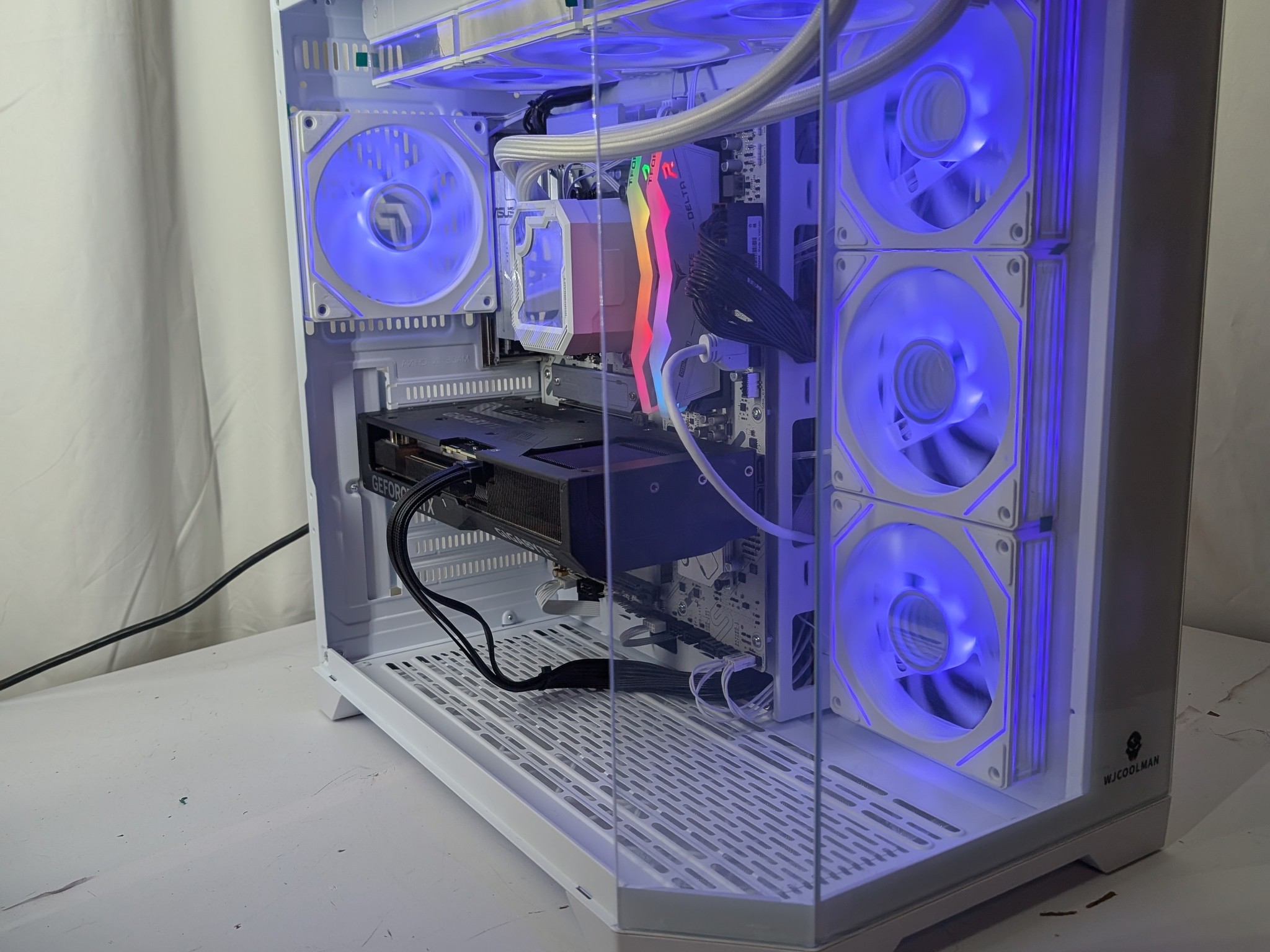 RTX 4070 SUPER | RYZEN 5 7600X | 16GB DDR5 | 1TB NVME | 650W