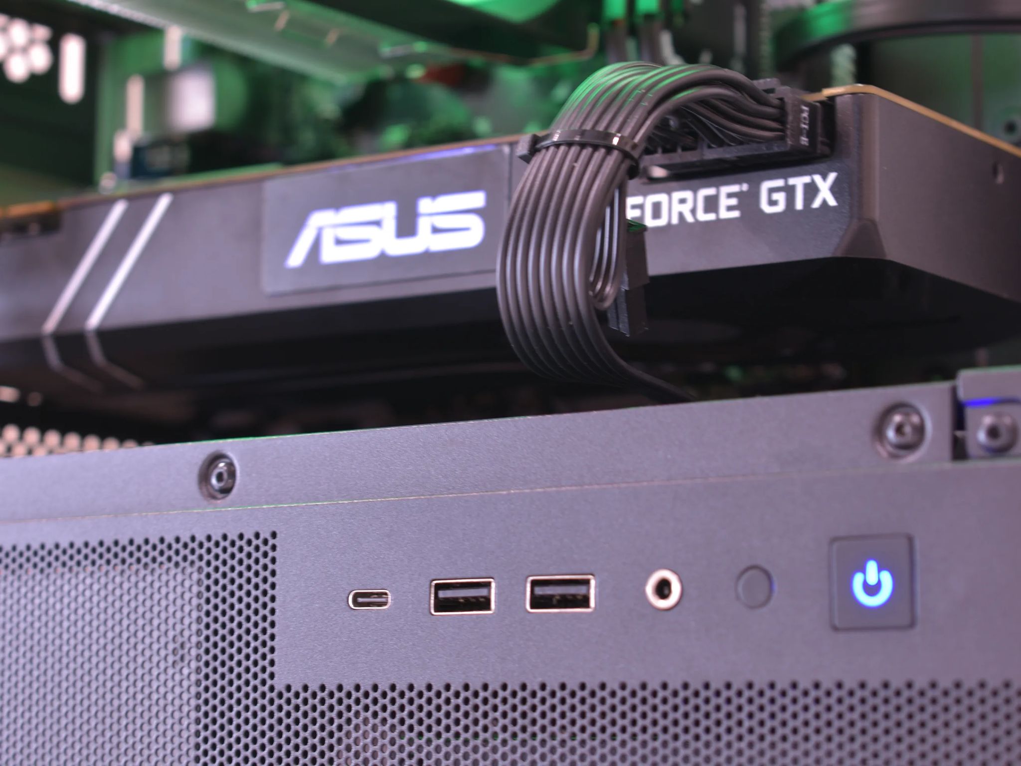 💸Budget Gamer💸 Ryzen 5 3600 | GTX 1080ti 11GB | 16GB DDR4 | 1TB nVME SSD | RGB | Black Win11+Wifi