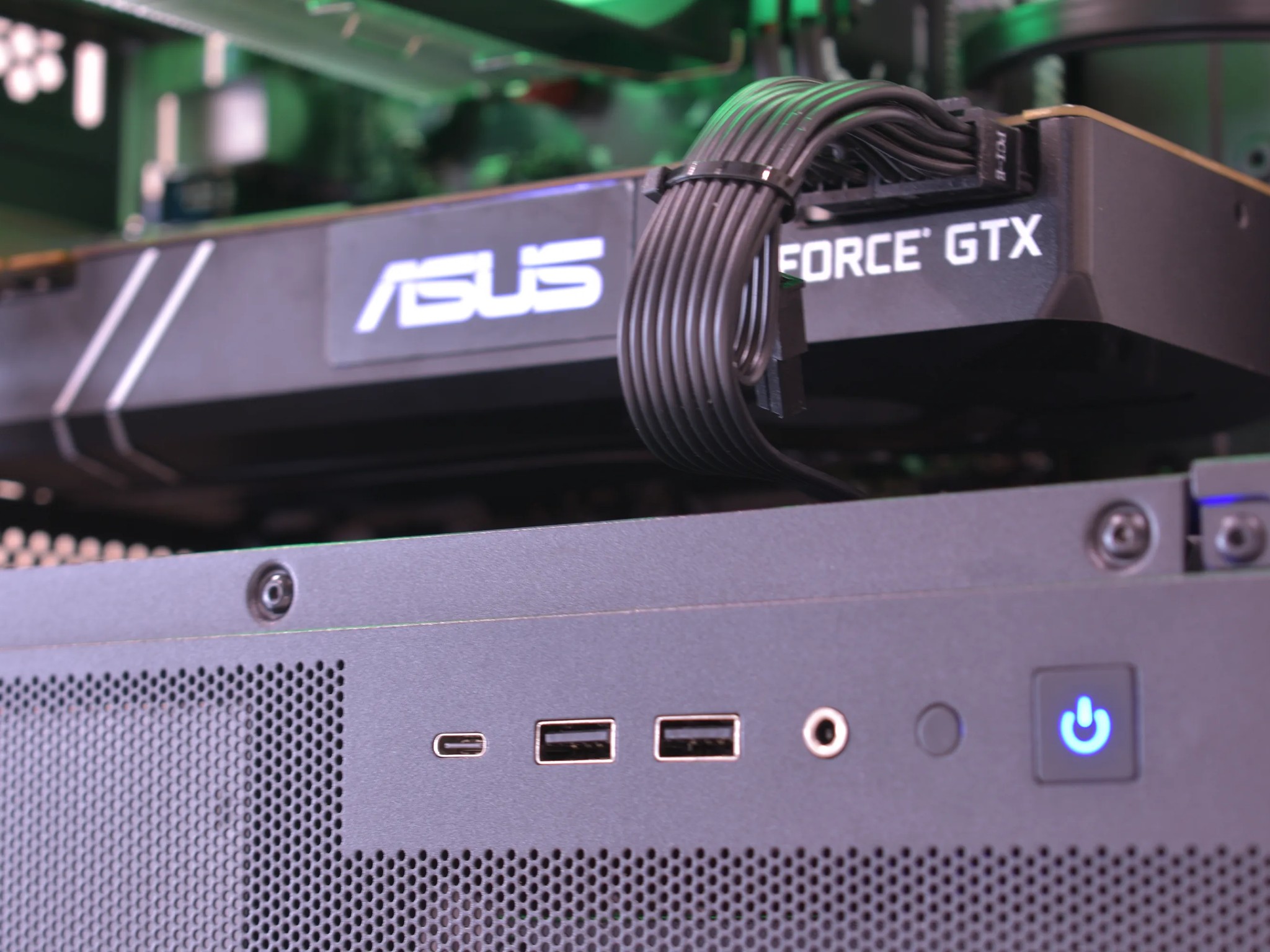 💸Budget Gamer💸 Ryzen 5 3600 | GTX 1080ti 11GB | 16GB DDR4 | 1TB nVME SSD | RGB | Black Win11+Wifi
