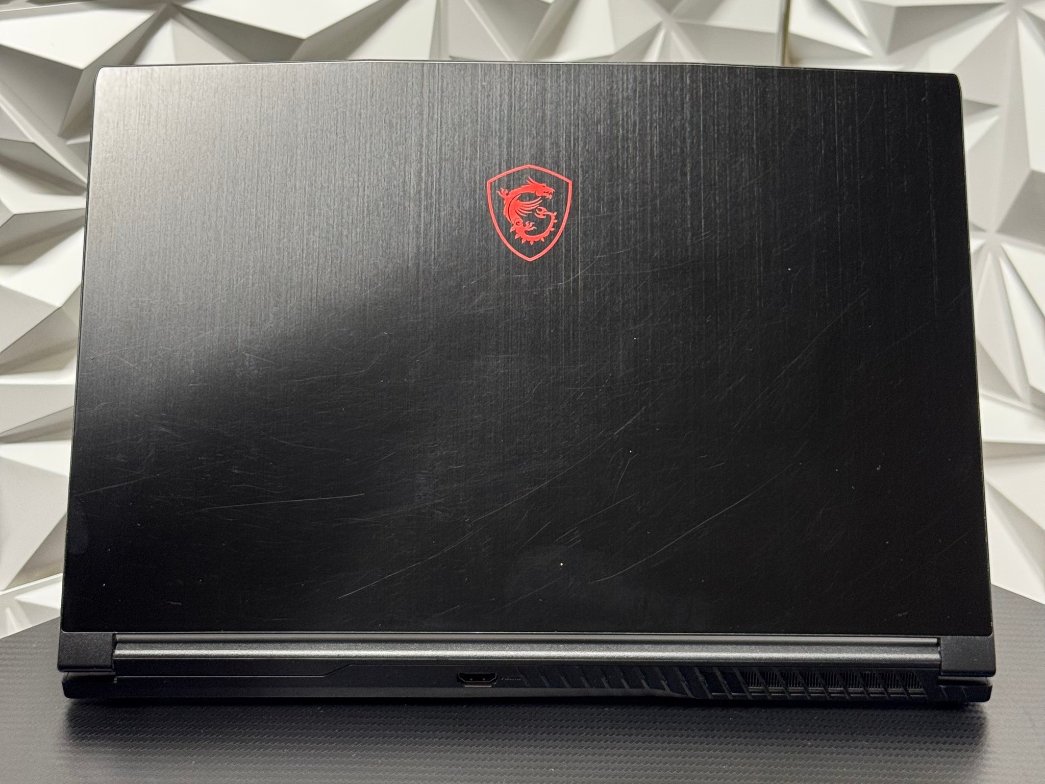 GTX 1650 / i5-10500H / 8GB 2933MHz DDR4 ram / 256GB Nvme ssd / Windows 11