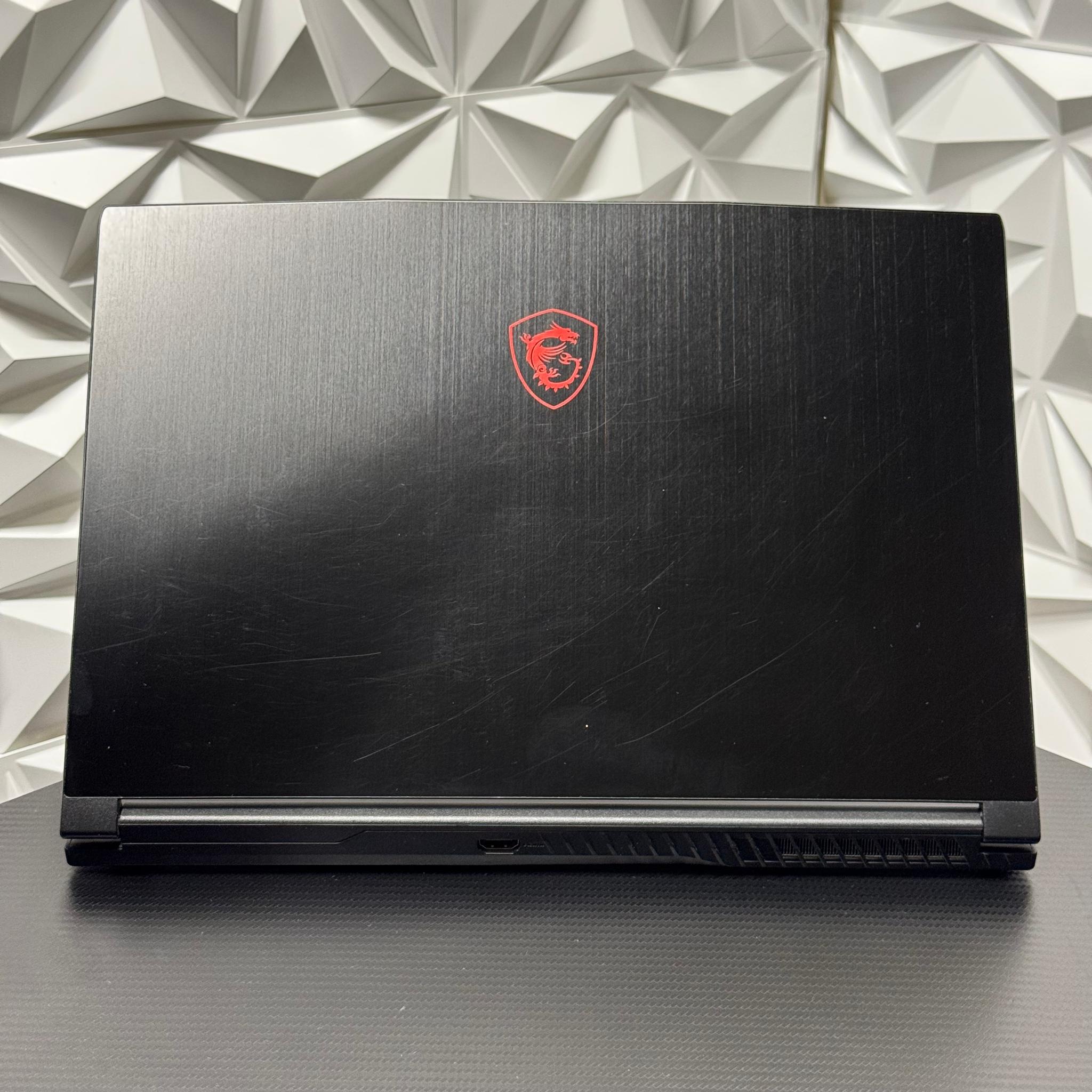 GTX 1650 / i5-10500H / 8GB 2933MHz DDR4 ram / 256GB Nvme ssd / Windows 11