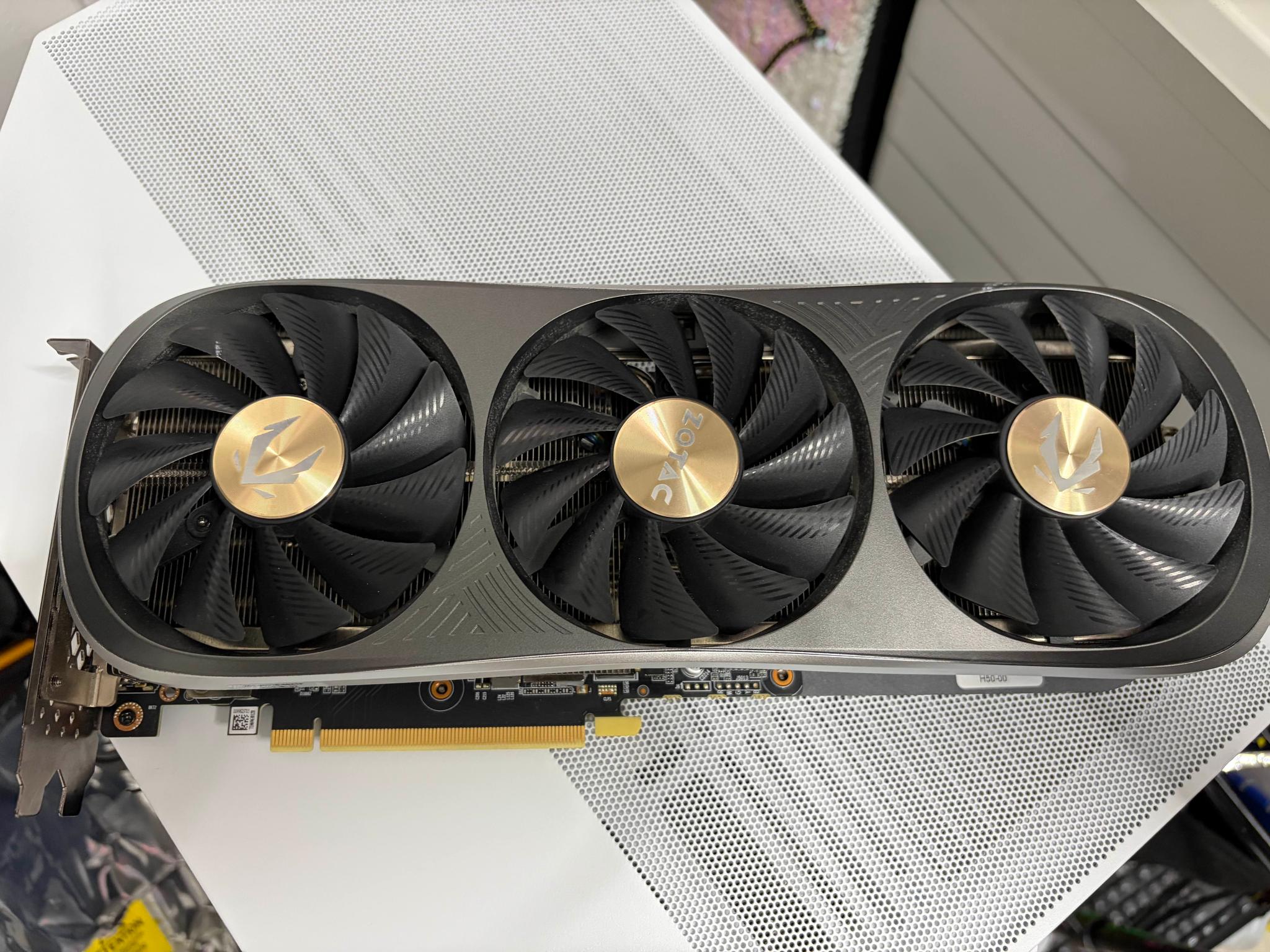 ZOTAC GAMING GeForce RTX 4070 Ti Trinity OC 12GB GDDR6X
