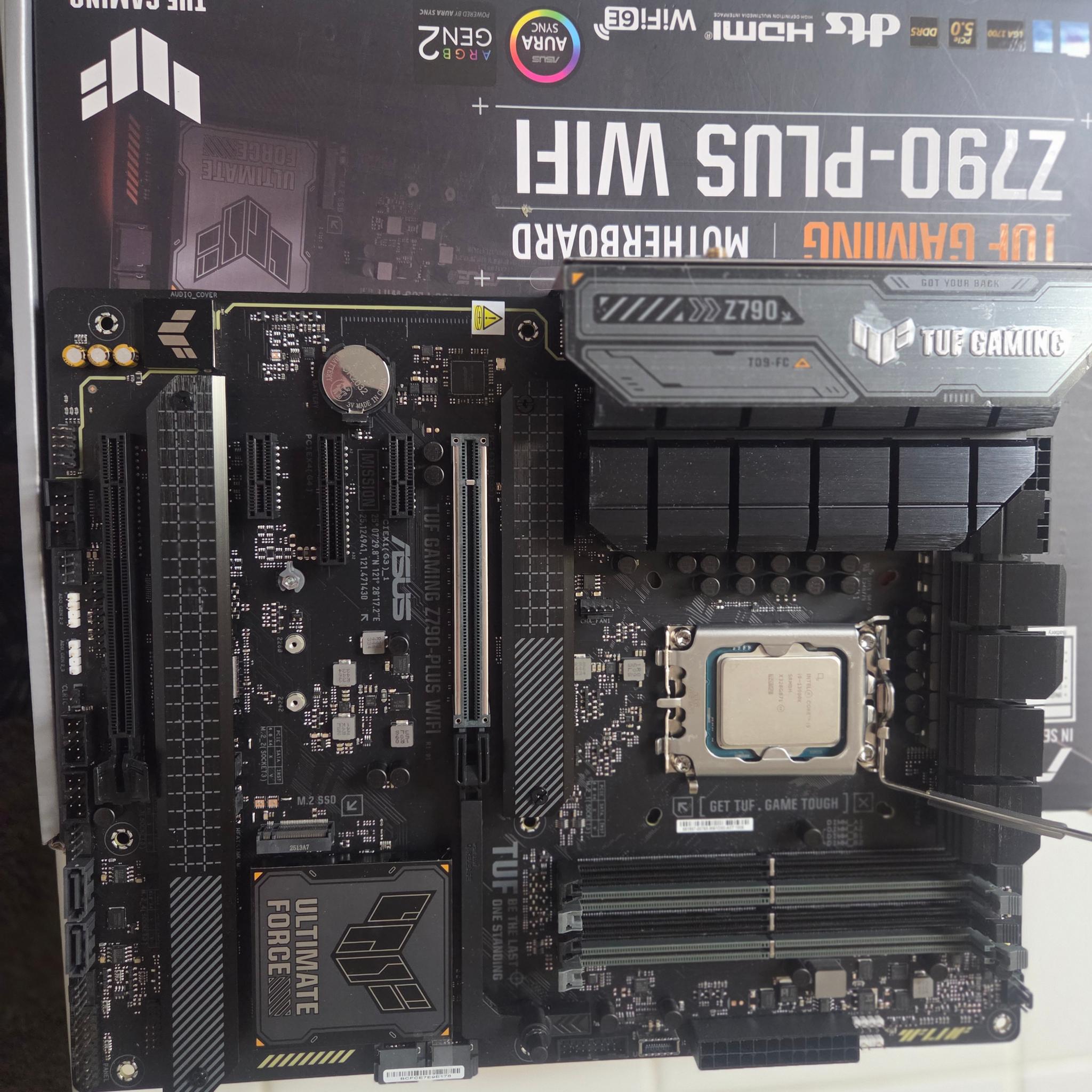 TUF GAMING Z790-PLUS WIFI - i9 13900k - 32gb ddr5 g skill trident z5 rgb 5600MHz