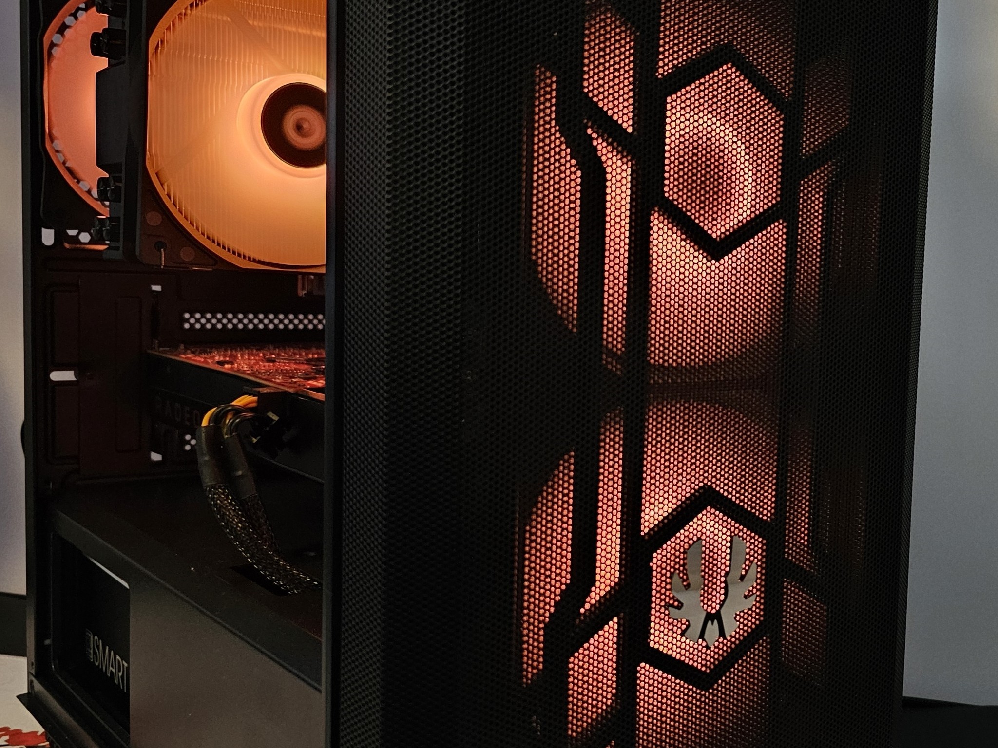 Budget baller Gaming Rig Ryzen 5 3600 / 16GB DDR4 / 1TB SSD / RX570X 8GB