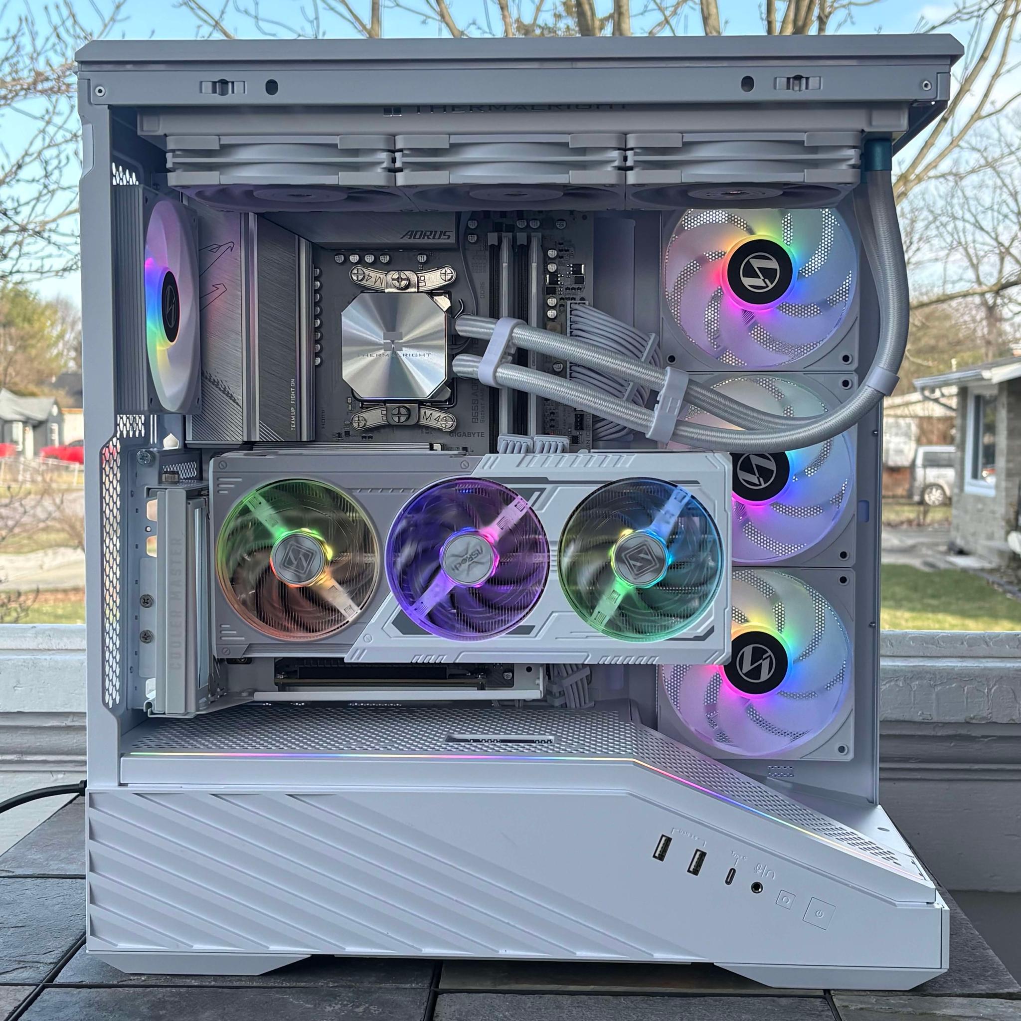Black Cat Customs – Arctic Fang | Ryzen 7 7700X + 9070XT ❄️