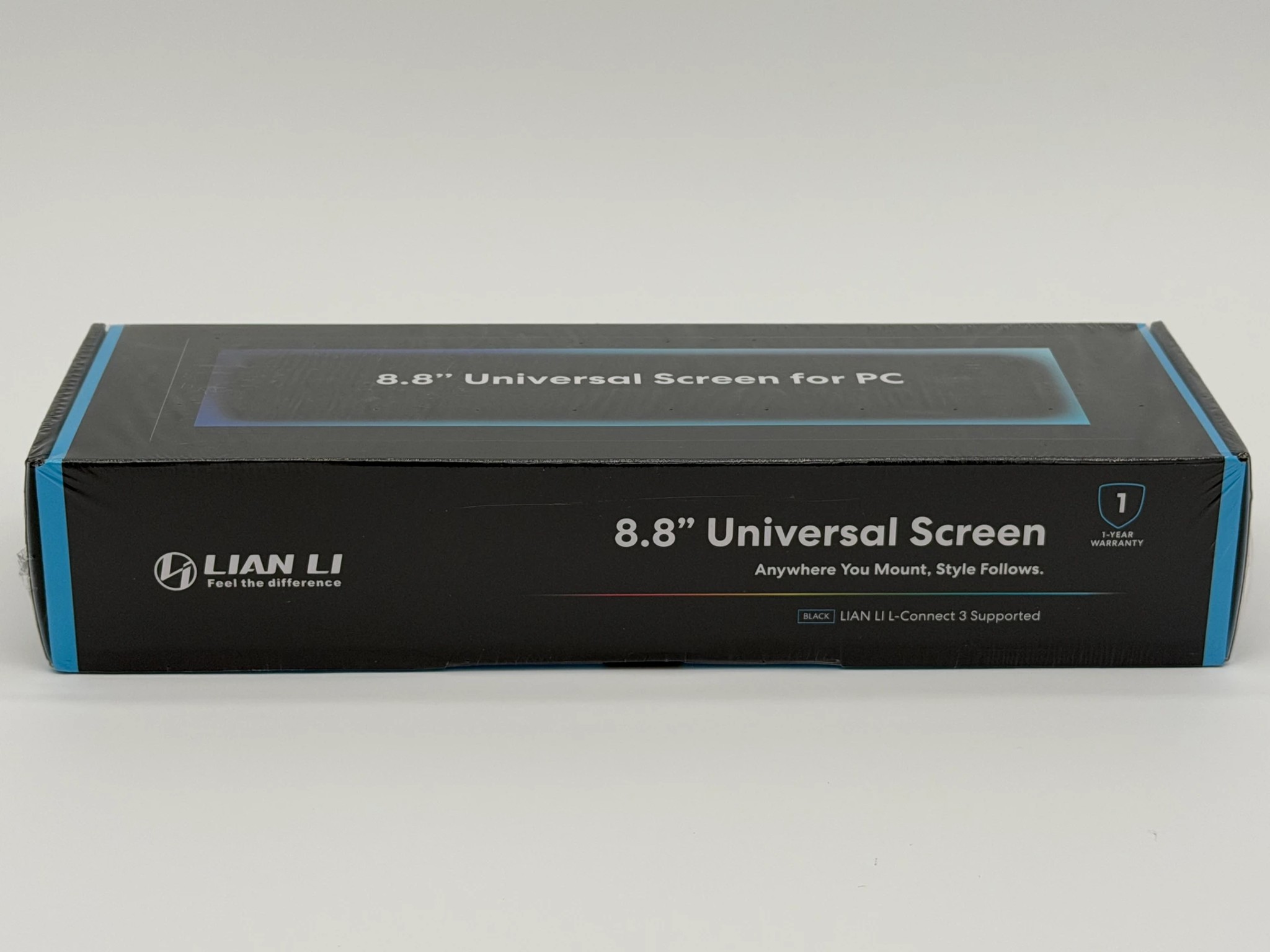Lian Li 8.8” Universal Screen for PC – Black