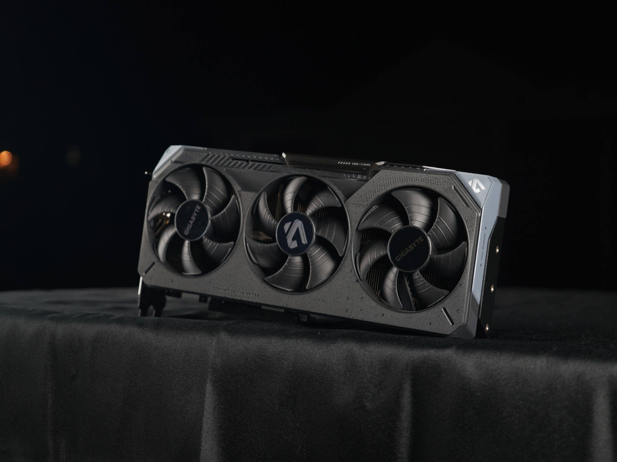 GIGABYTE Radeon RX 9070 XT Gaming OC 16G Graphics Card, PCIe 5.0, 16GB GDDR6