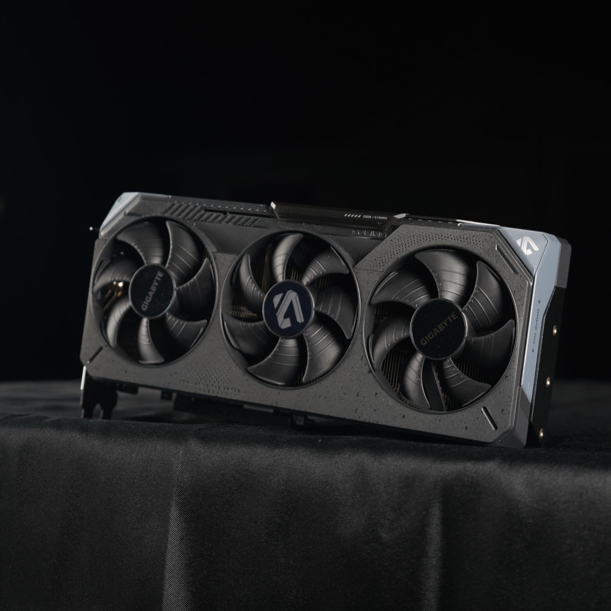 GIGABYTE Radeon RX 9070 XT Gaming OC 16G Graphics Card, PCIe 5.0, 16GB GDDR6