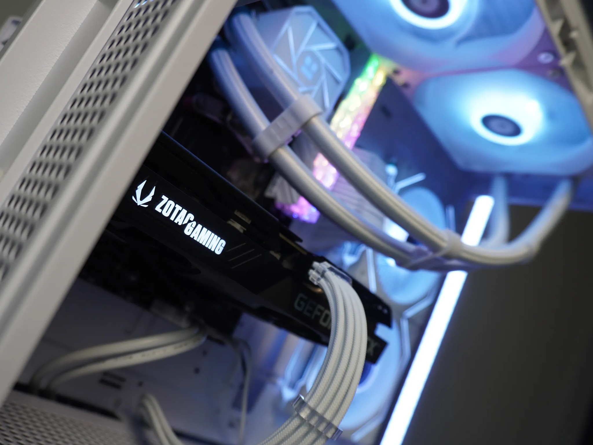🤍AESTHETIC🤍 1080p/1440p Machine 💚 3060ti 8gb 🧡 Ryzen 5 5600 | 16GB DDR4 | 1TB NVME