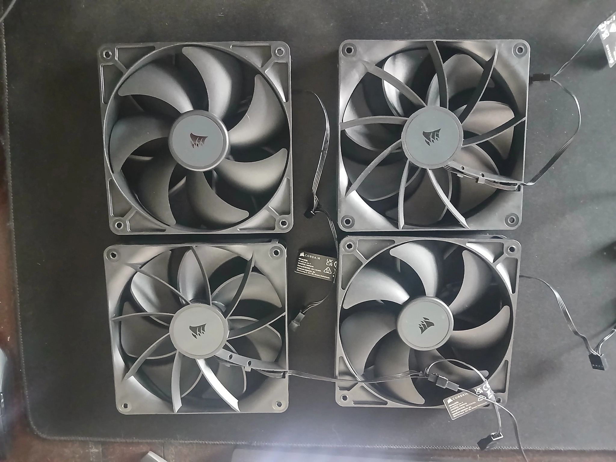4 CORSAIR RS140 140mm PWM Fans