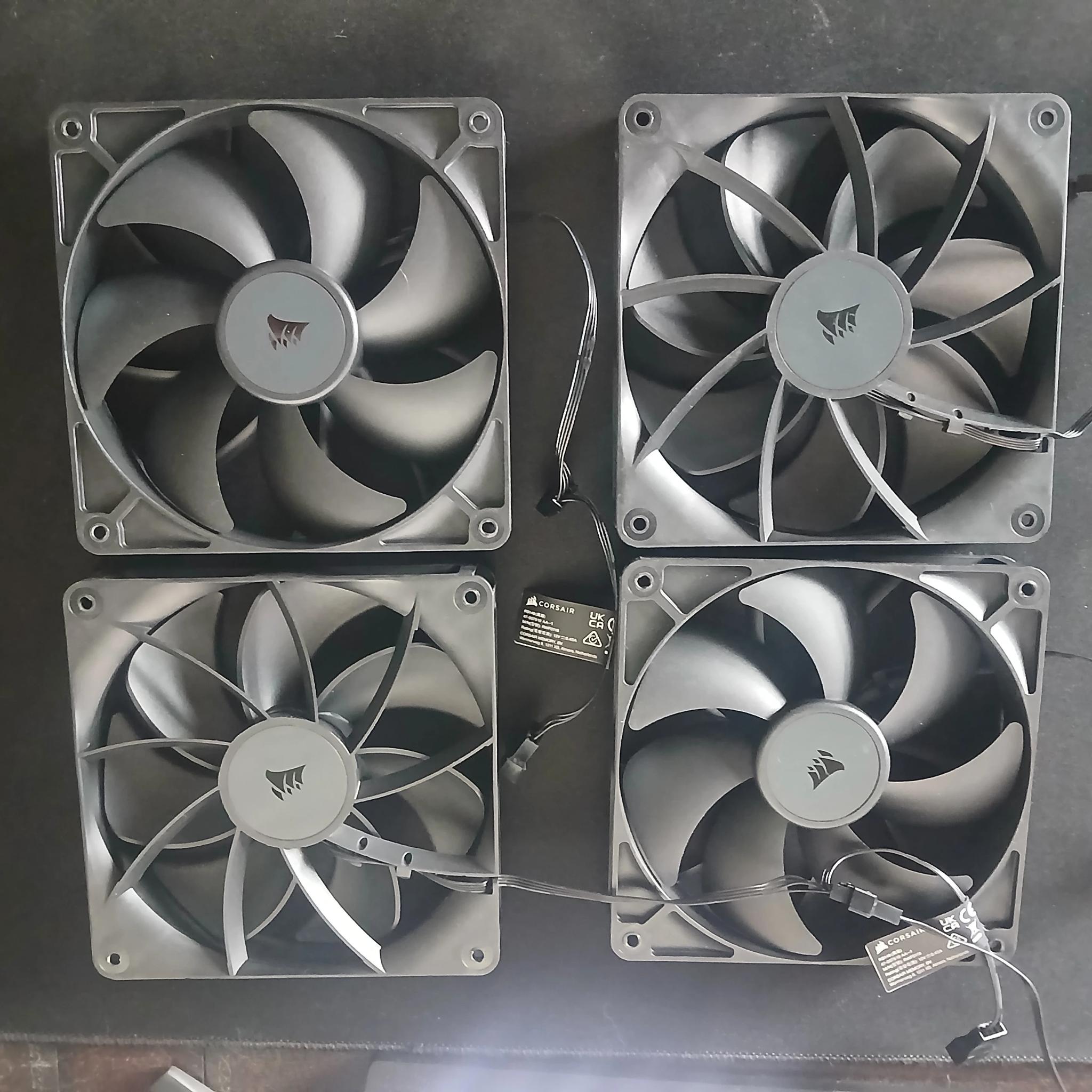 4 CORSAIR RS140 140mm PWM Fans