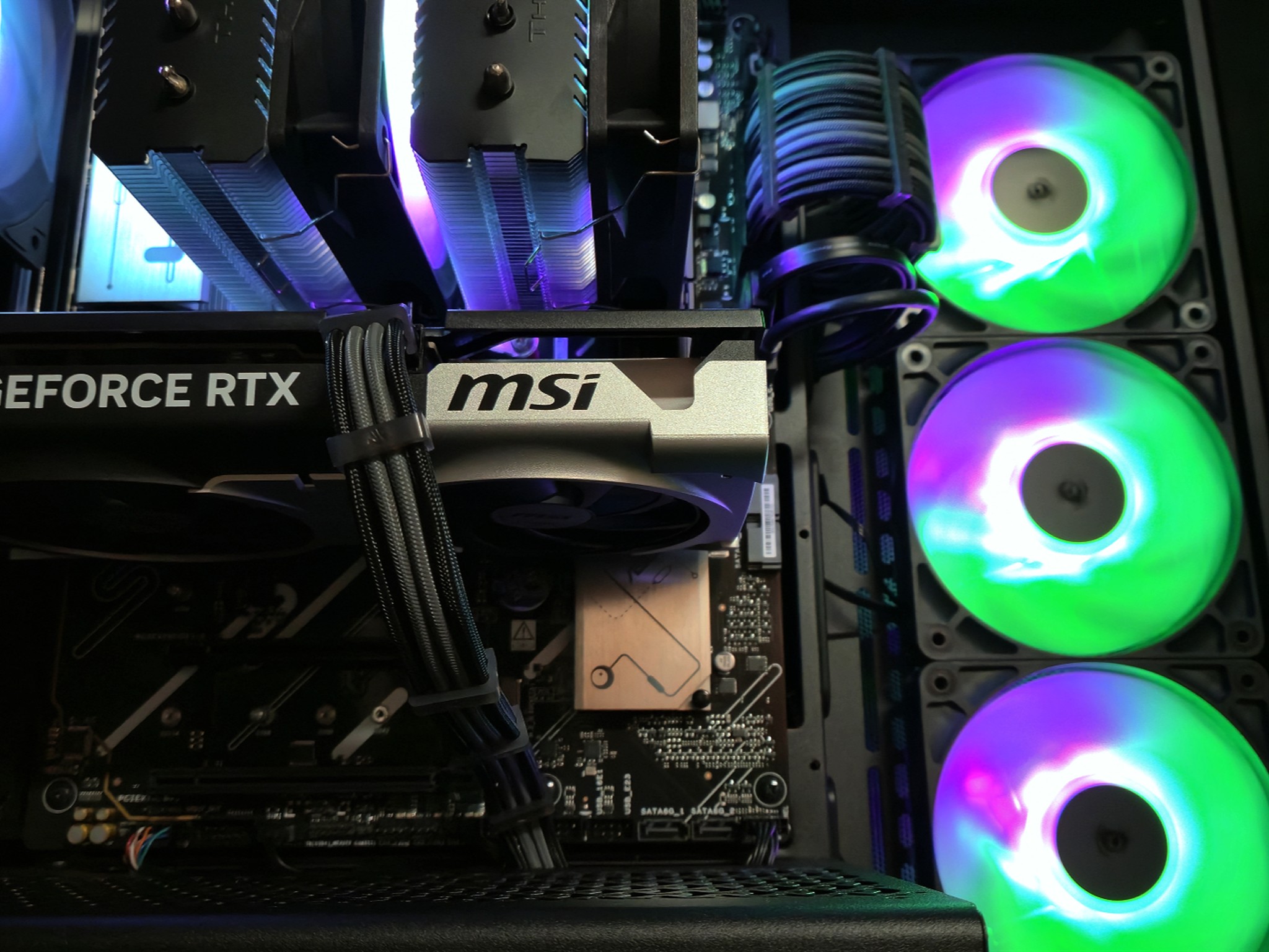 Ryzen 5 9600X - RTX 5060 Ti 8GB - 32GB DDR5 6000 - 1TB Gen4 NVMe - Corsair 3500X - Custom