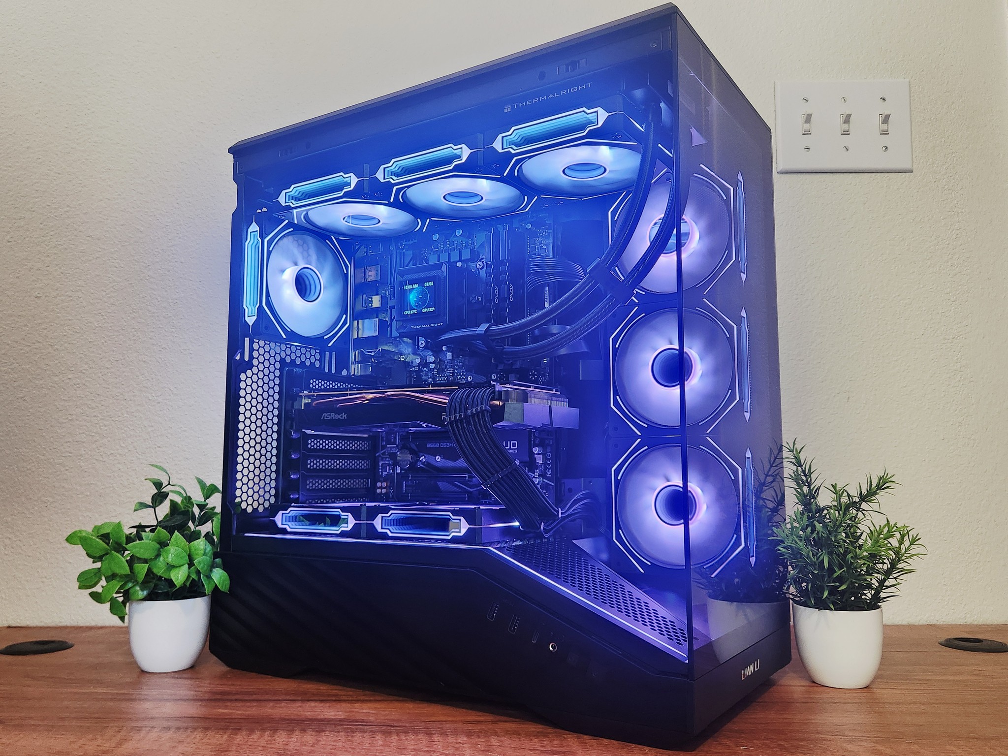 RX 6700XT | i7 11700F | 16GB RAM | 1TB SSD | WiFi + BT | WINDOWS