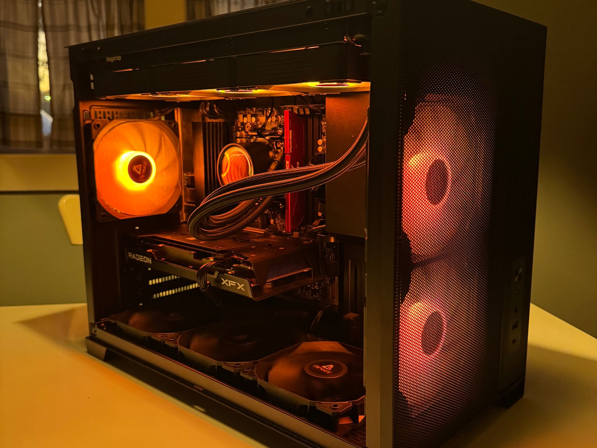 EmberStrike | Custom Gaming PC | RX 7600 - R5 8700F- 16GB Ram - 1TB SSD