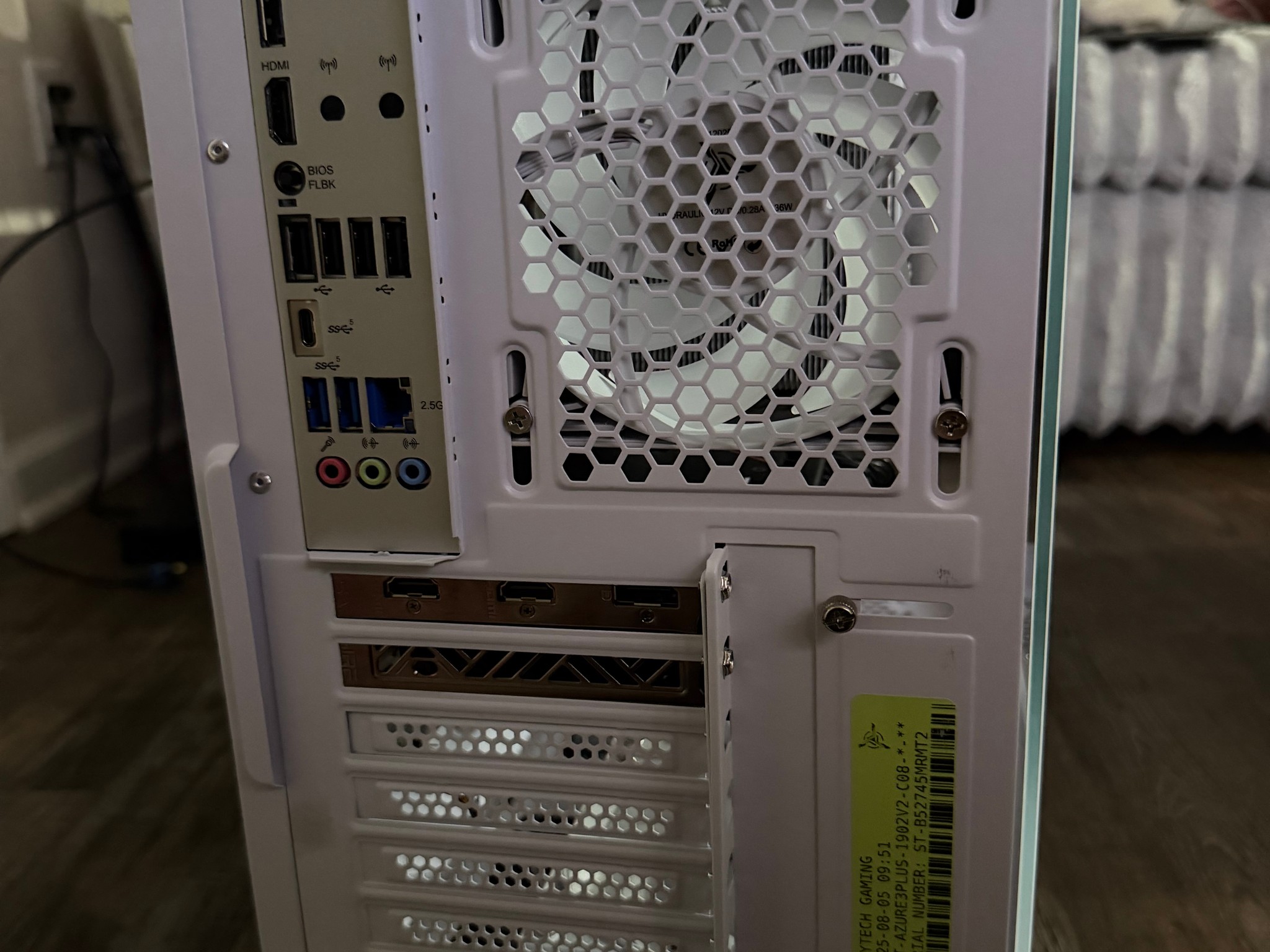 AMD Gaming PC 9060XT 16gb/Ryzen 5 9600x