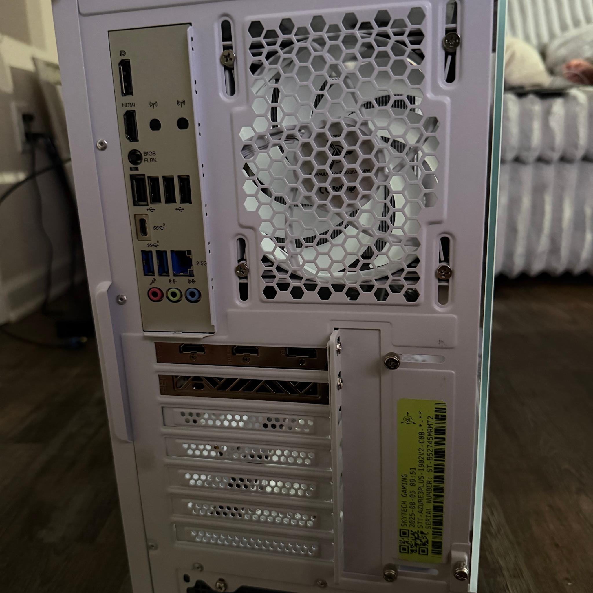 AMD Gaming PC 9060XT 16gb/Ryzen 5 9600x