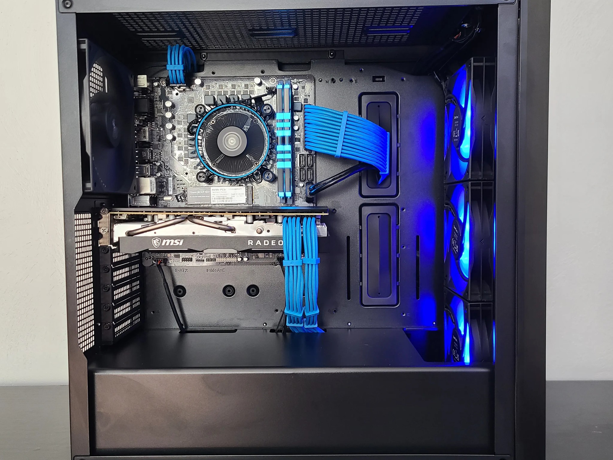 🔵⚫ Azure Abyss 🔵⚫ Radeon 5700 XT + i3-12100f