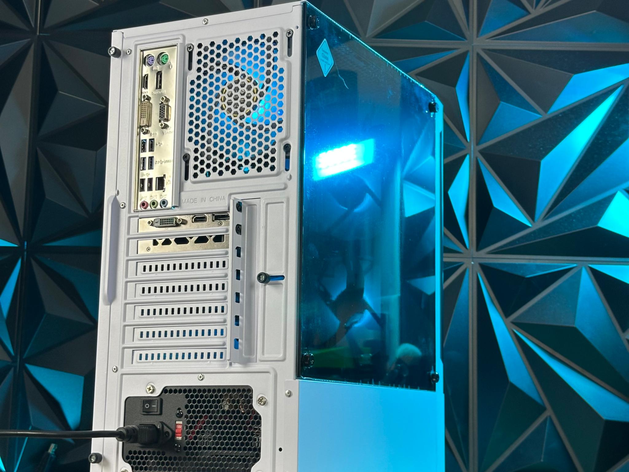 Nvidia Geforce RTX 4060 - Intel Core i7 - 32GB RAM -  SSD + 1TB Windows 11 Custom Gaming PC