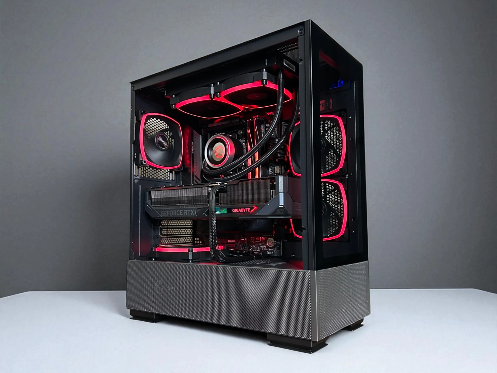 RTX 5090 | Ryzen 7 9800X3D | 64GB DDR5 6200MT/s | 4TB NVMe | The Crusader Elite