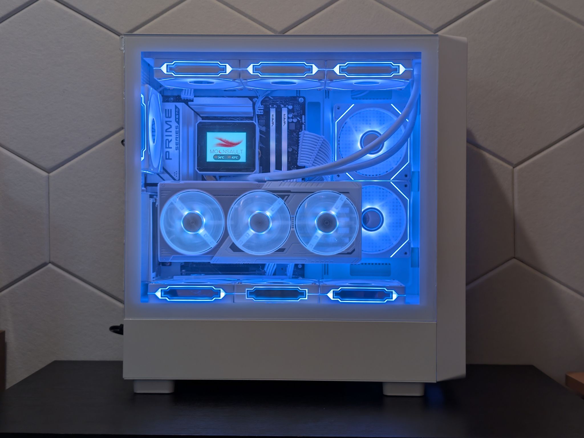 🐻‍❄️🪵4K Gaming Beast | RX 9070XT | Ryzen 7 7800X3D | 2TB SSD | 32GB RAM | WiFi 6 & BT🪵🐻‍❄️