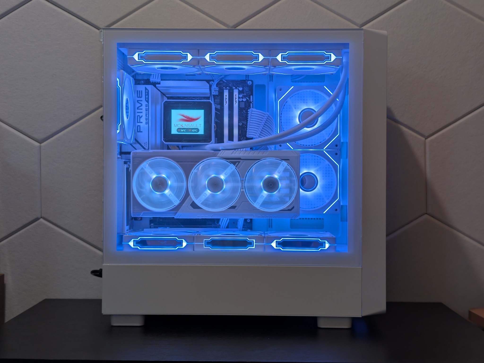 🐻‍❄️🪵4K Gaming Beast | RX 9070XT | Ryzen 7 7800X3D | 2TB SSD | 32GB RAM | WiFi 6 & BT🪵🐻‍❄️