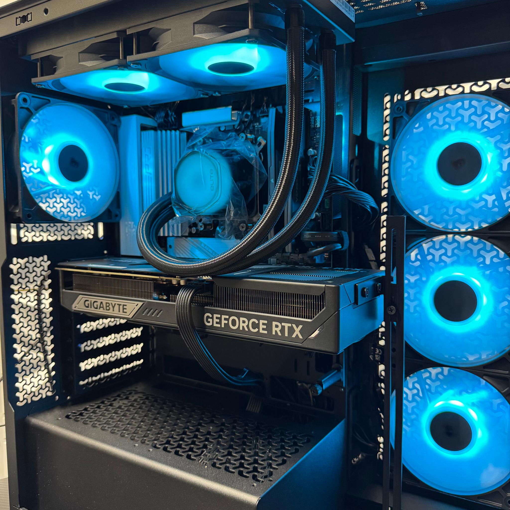 RTX 5080 / Ryzen 7 9850X3D / 32GB DDR5 Ram / 2TB SSD / Gaming pc / creator pc