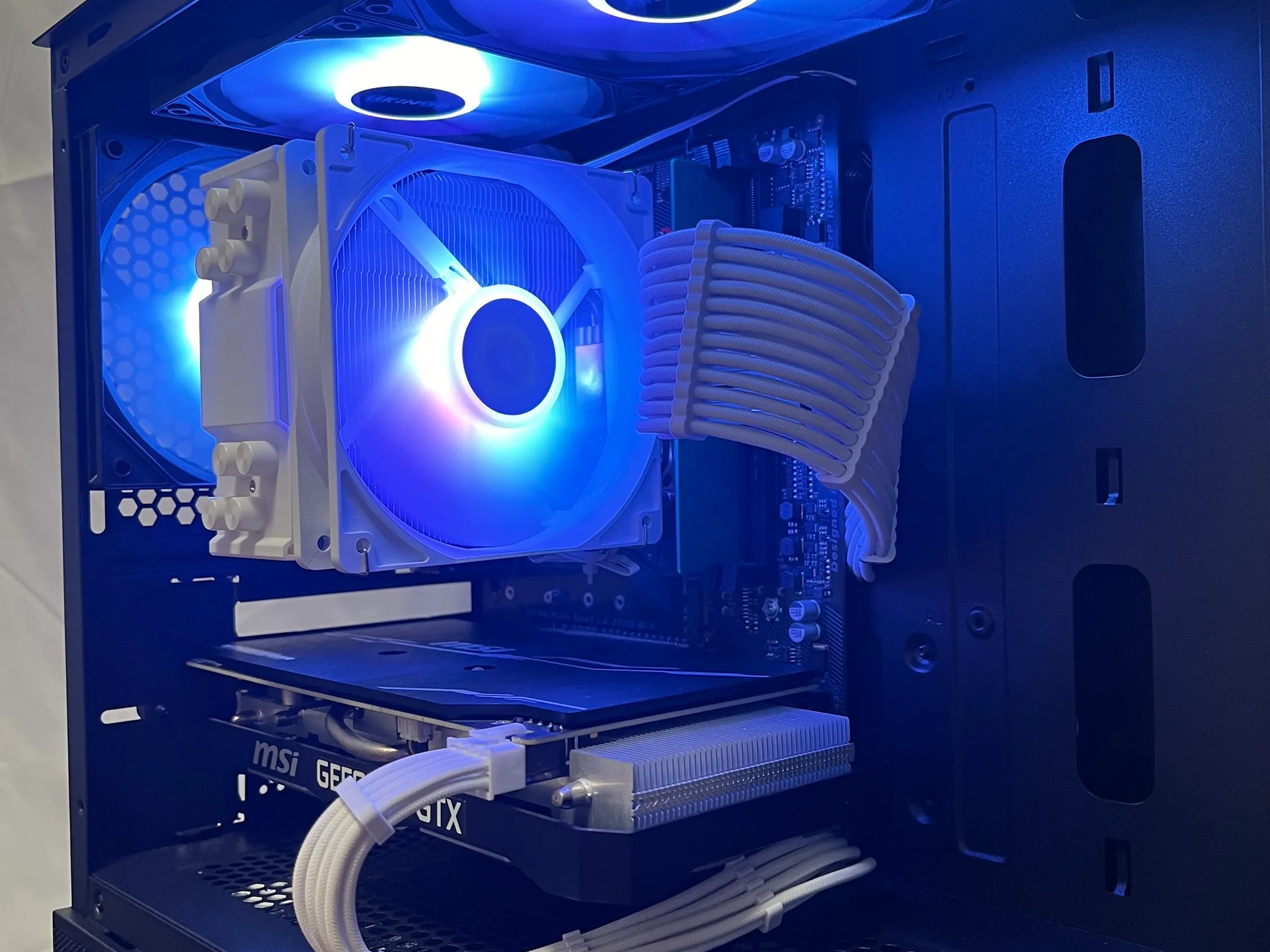 🌿❄️PepperMint🌿❄️ | GTX 1660 Super | Ryzen 3 2200G | 24GB RAM | 2.5TB Storage