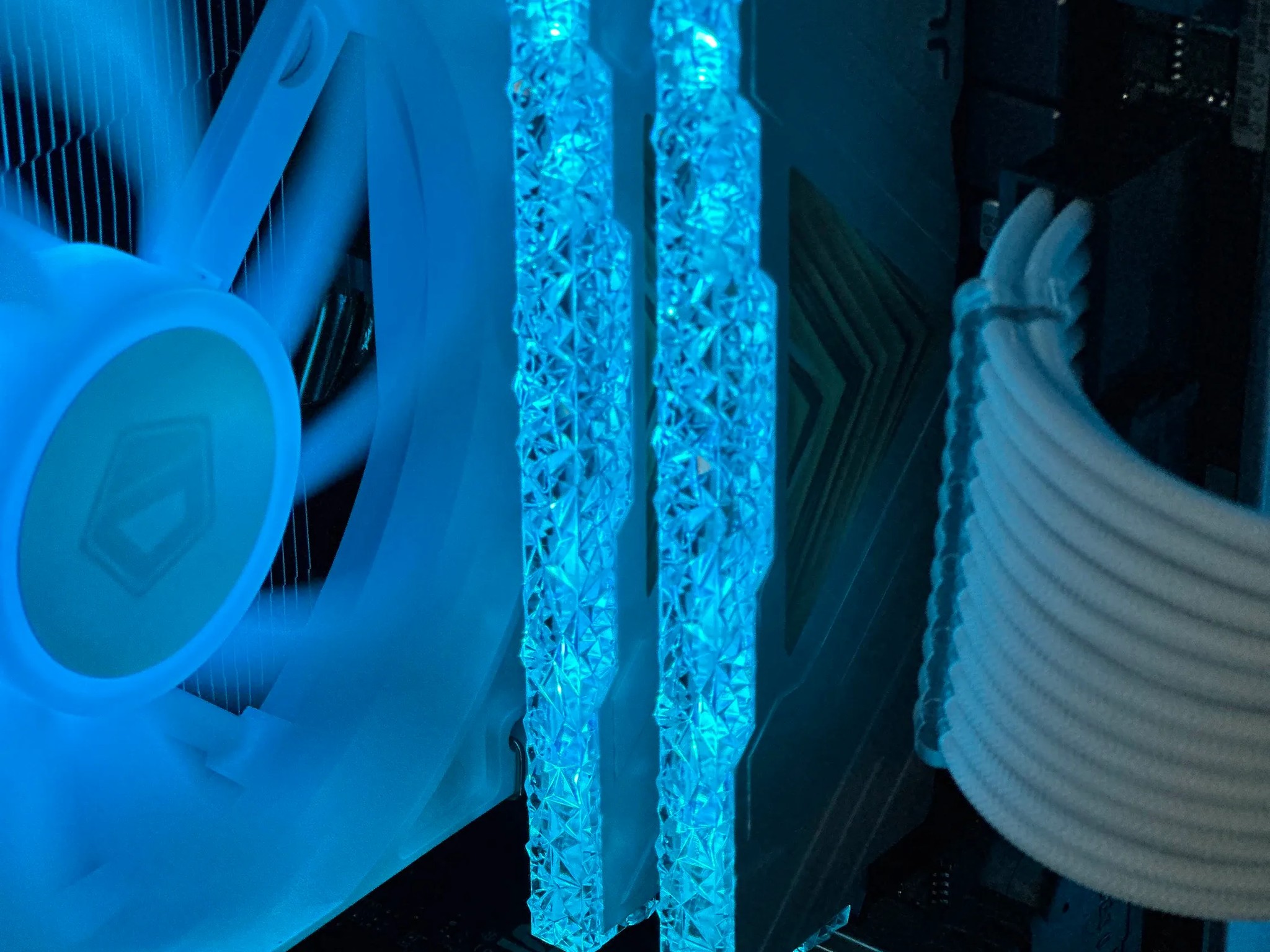 White Gaming PC |AMD Ryzen 5 2600| Nvidia GTX 1080 8GB | 16GB RAM | 480GB SSD | WIFI |