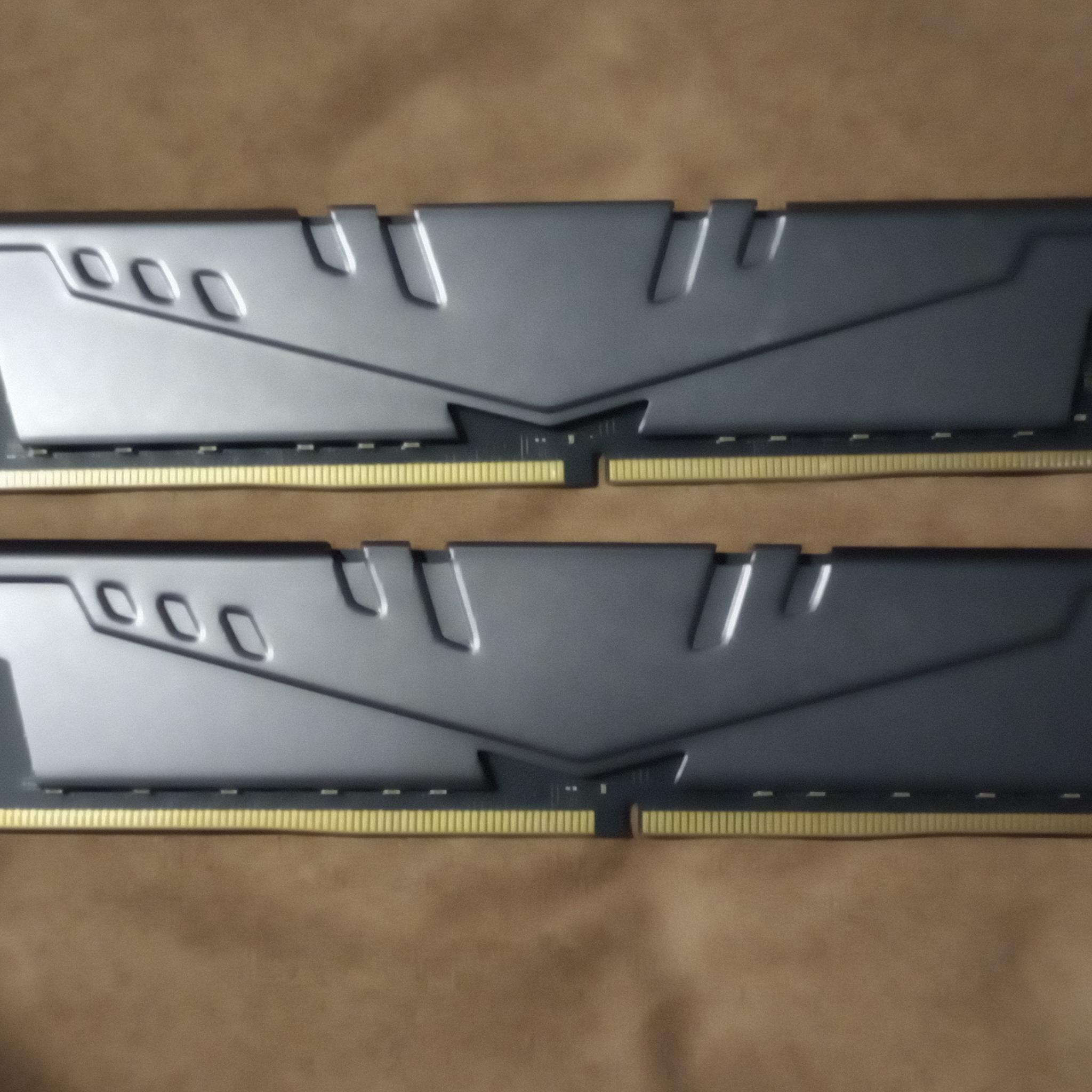 Team T-Force Vulcan Z DDR4-3200 64GB (32x2) CL16
