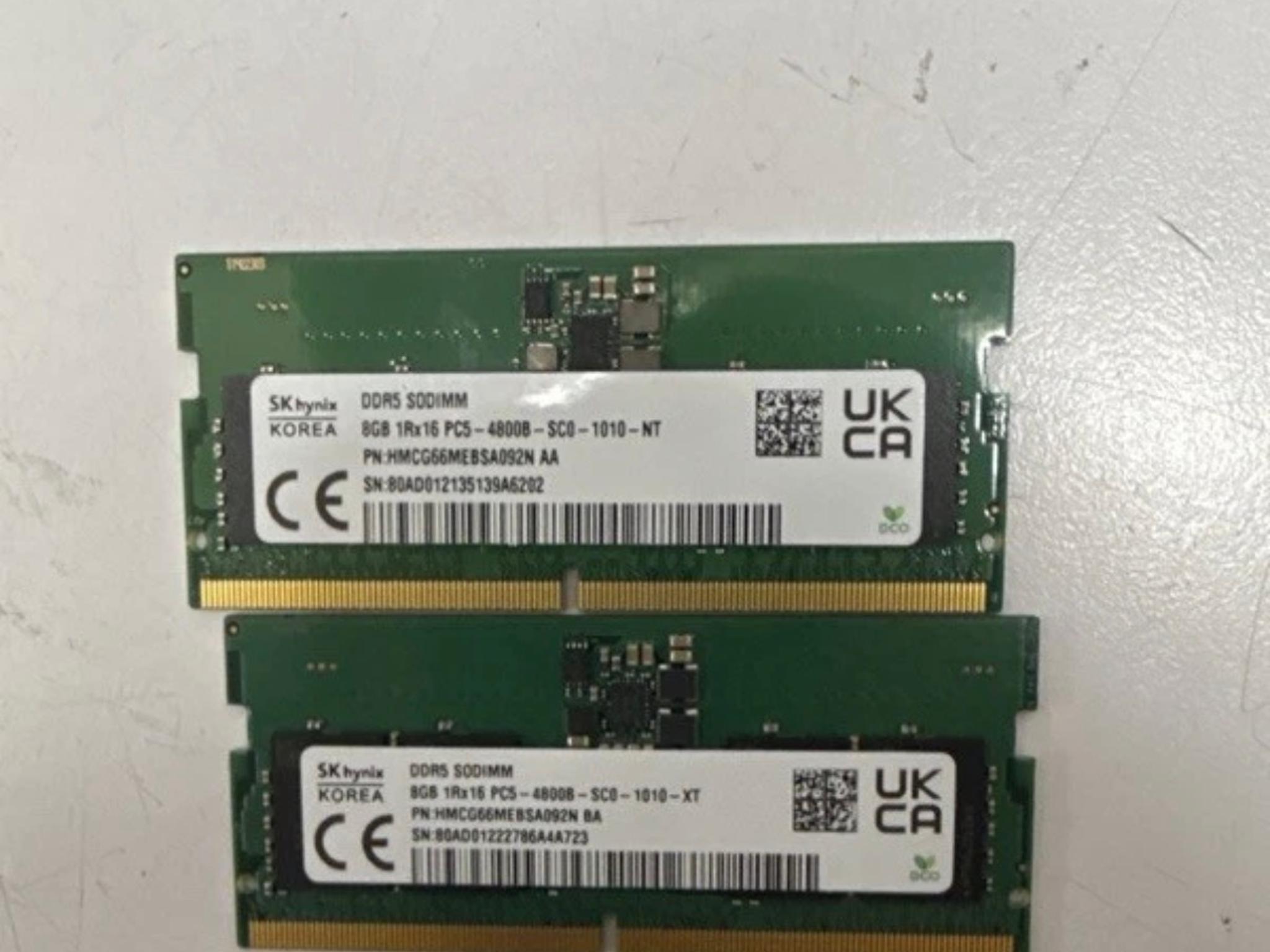 SK hynix 16GB (2x8GB) DDR5 SO-DIMM PC5-4800B ECC Reg HMCG66MEBSA092N