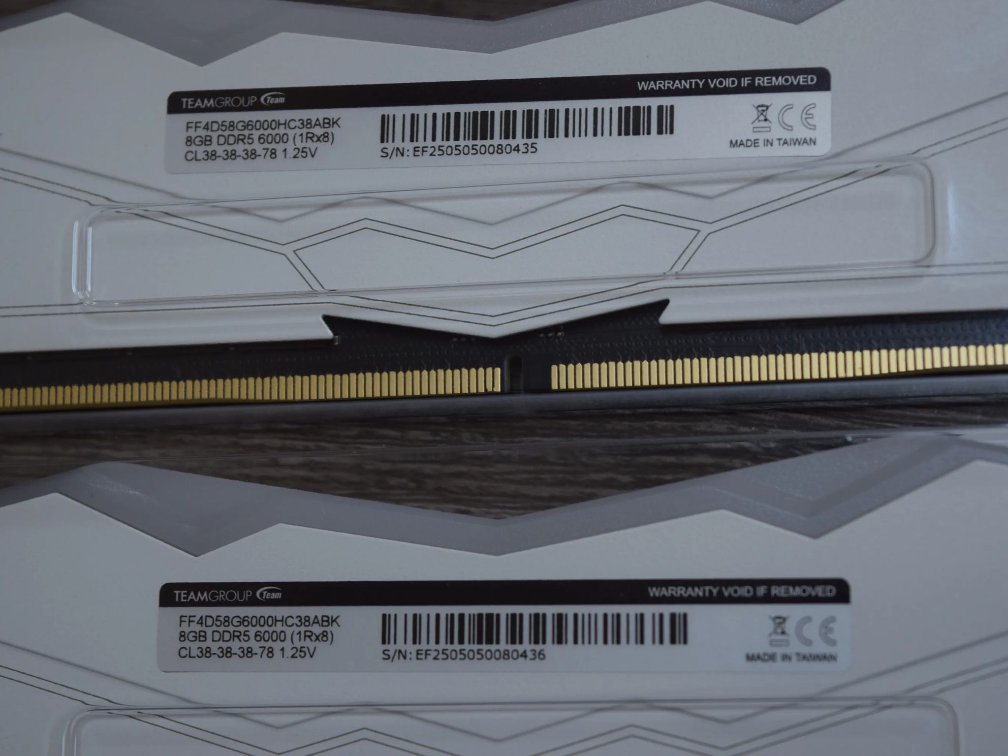 Team Group 16GB (2 x 8GB) 288-Pin White DDR5 6000 CL38 FF4D516G6000HC38ADC01