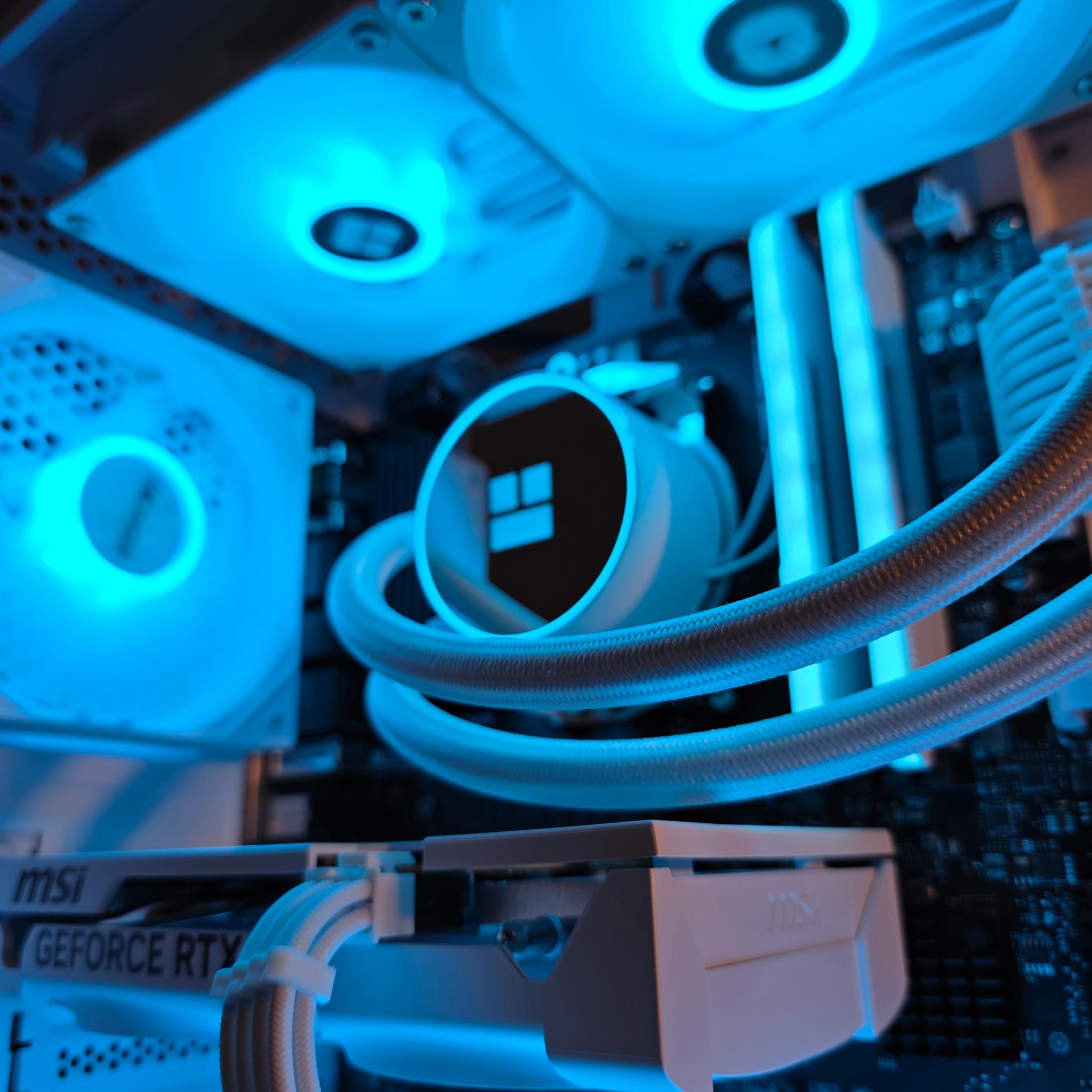 RTX 5060 + RYZEN 5 5600X PC
