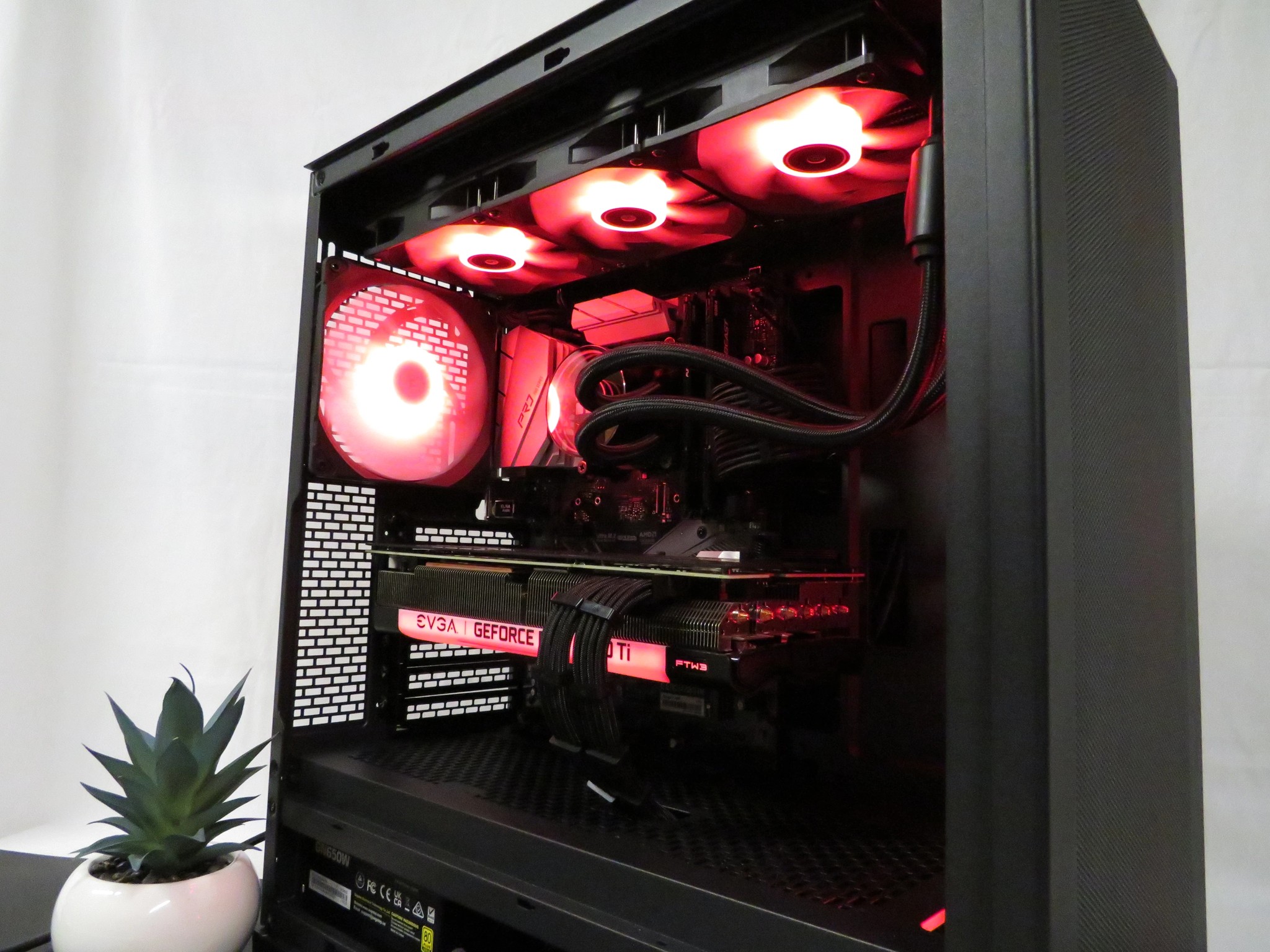 Water Cooled Performance: EVGA FTW3 Ultra RTX 3070ti + Intel i5 10400f + 32 GB DDR4 RAM + 1 TB NVME